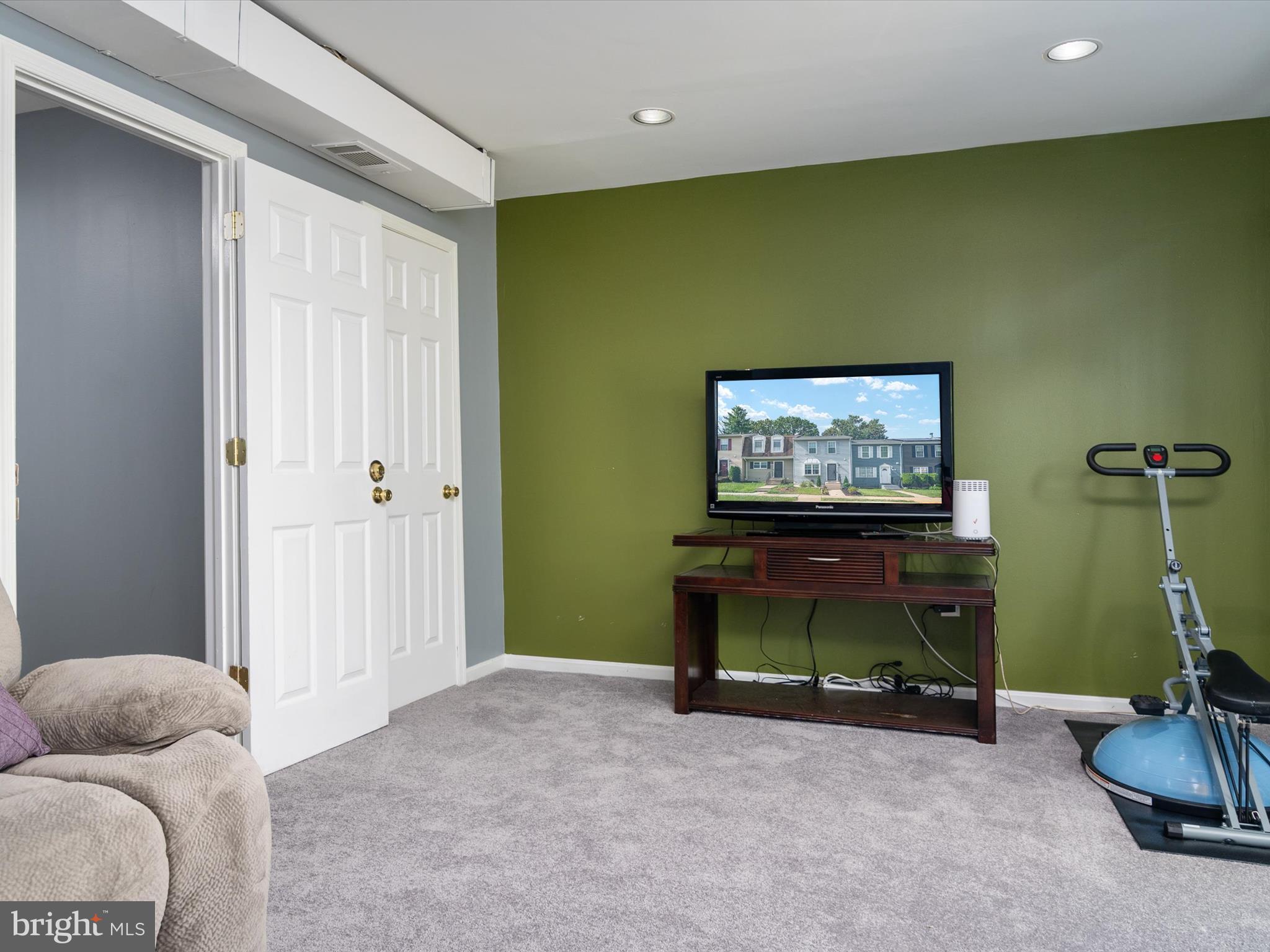 LONDON WOODS - Residential