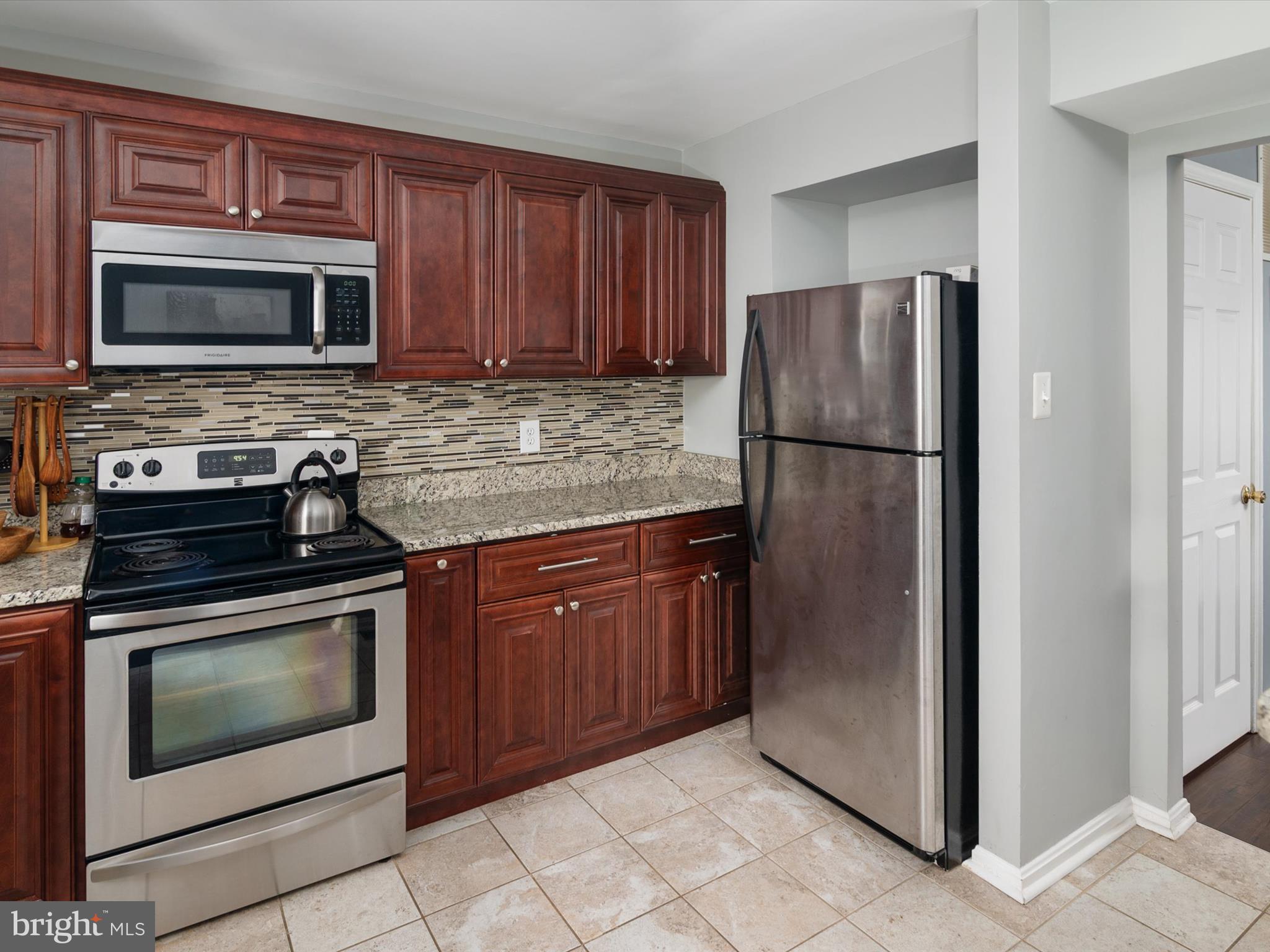 LONDON WOODS - Residential