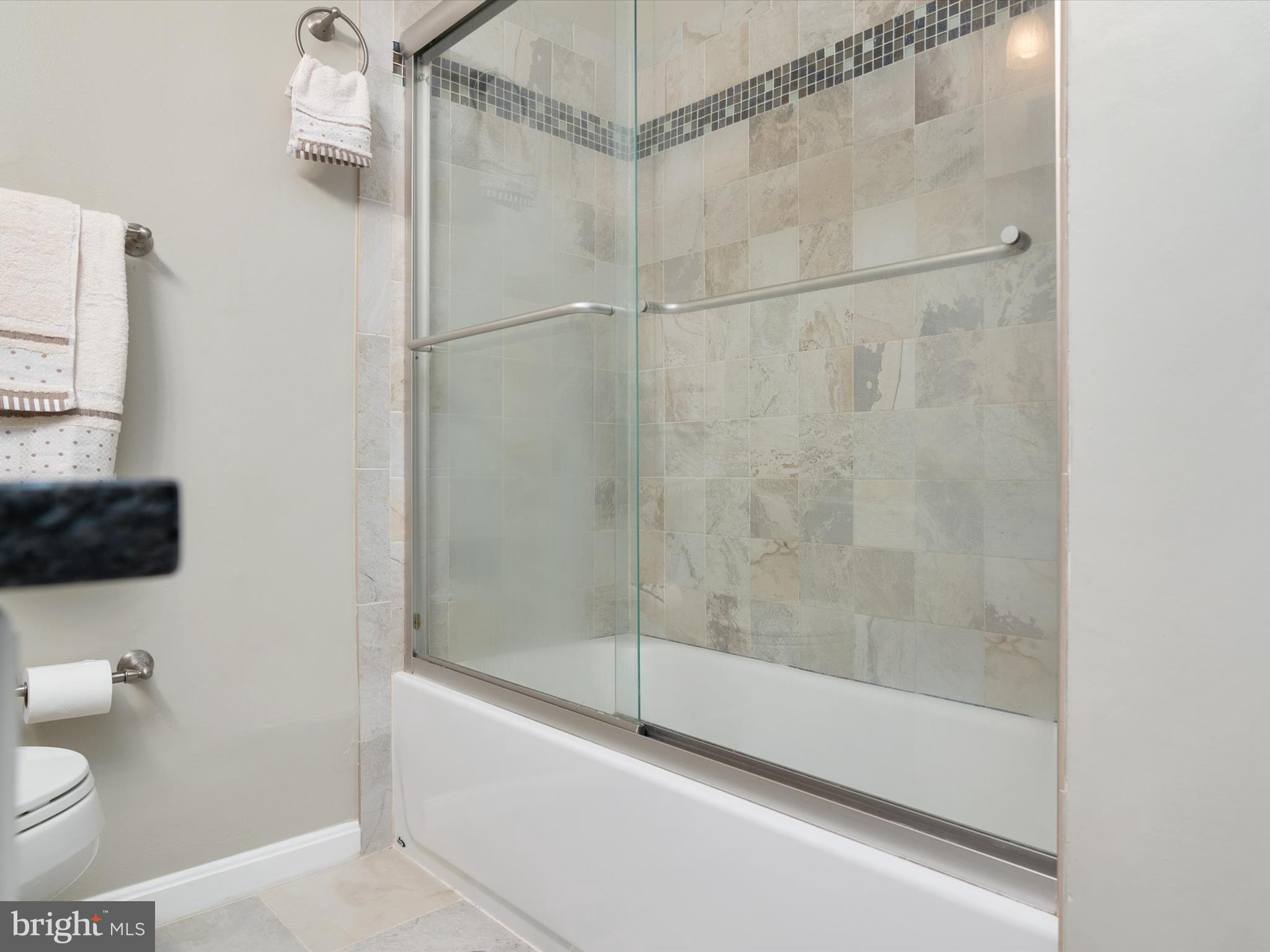 LONDON WOODS - Residential