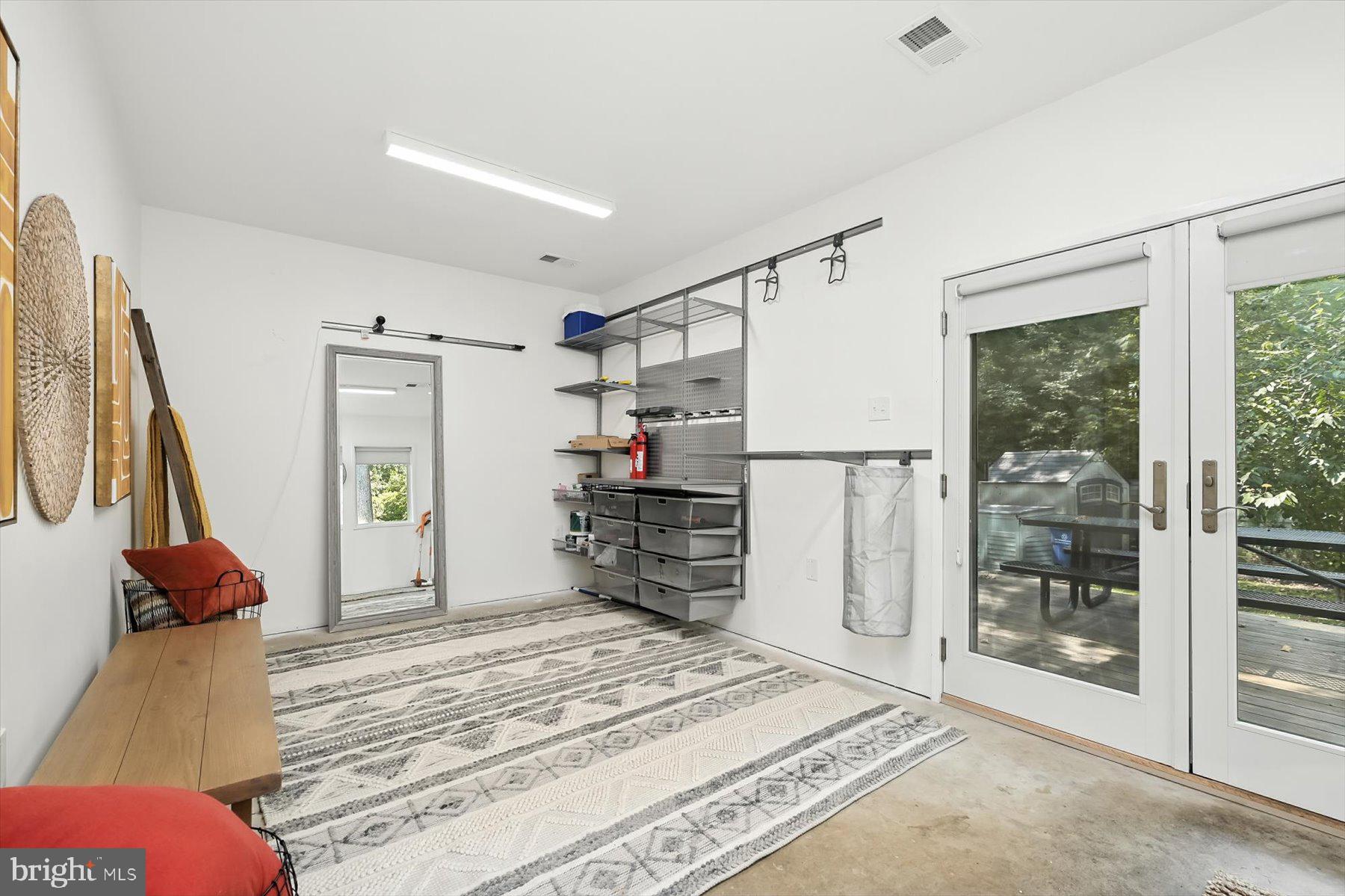 CARDEROCK SPRINGS - Residential