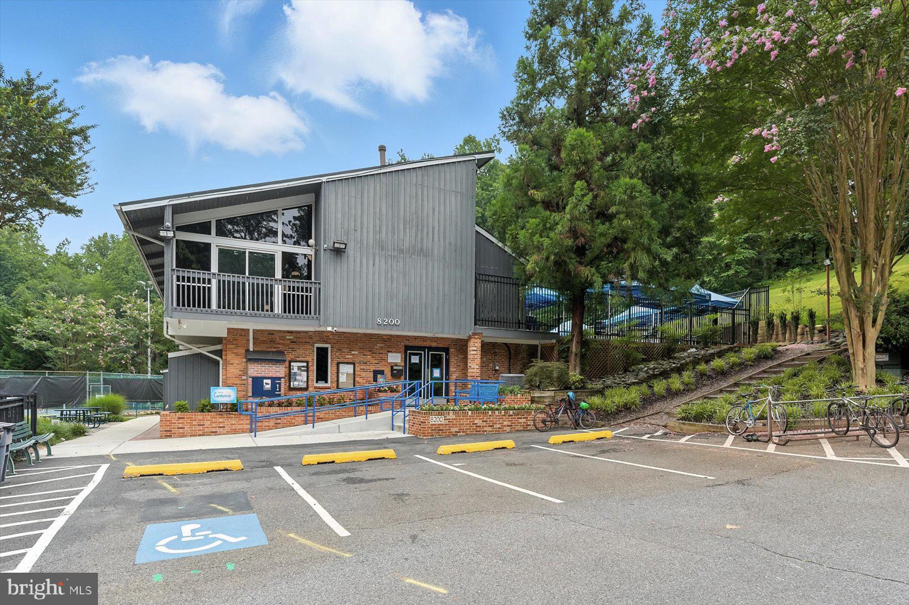 CARDEROCK SPRINGS - Residential