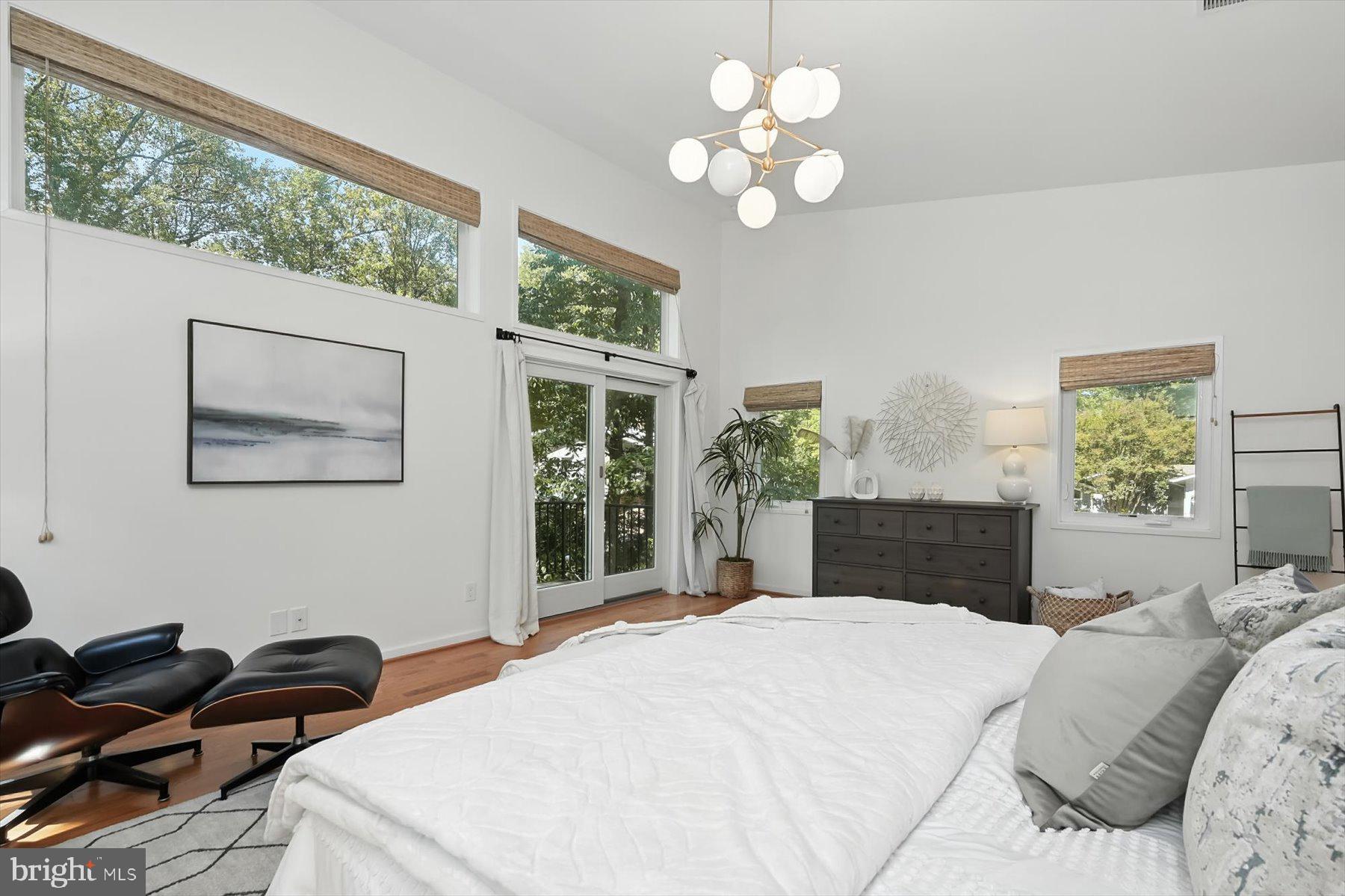 CARDEROCK SPRINGS - Residential