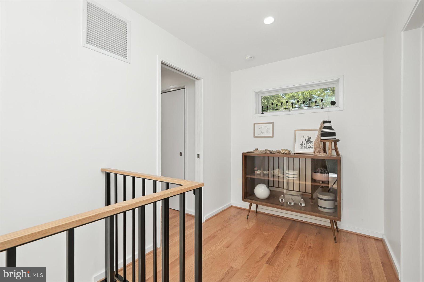 CARDEROCK SPRINGS - Residential