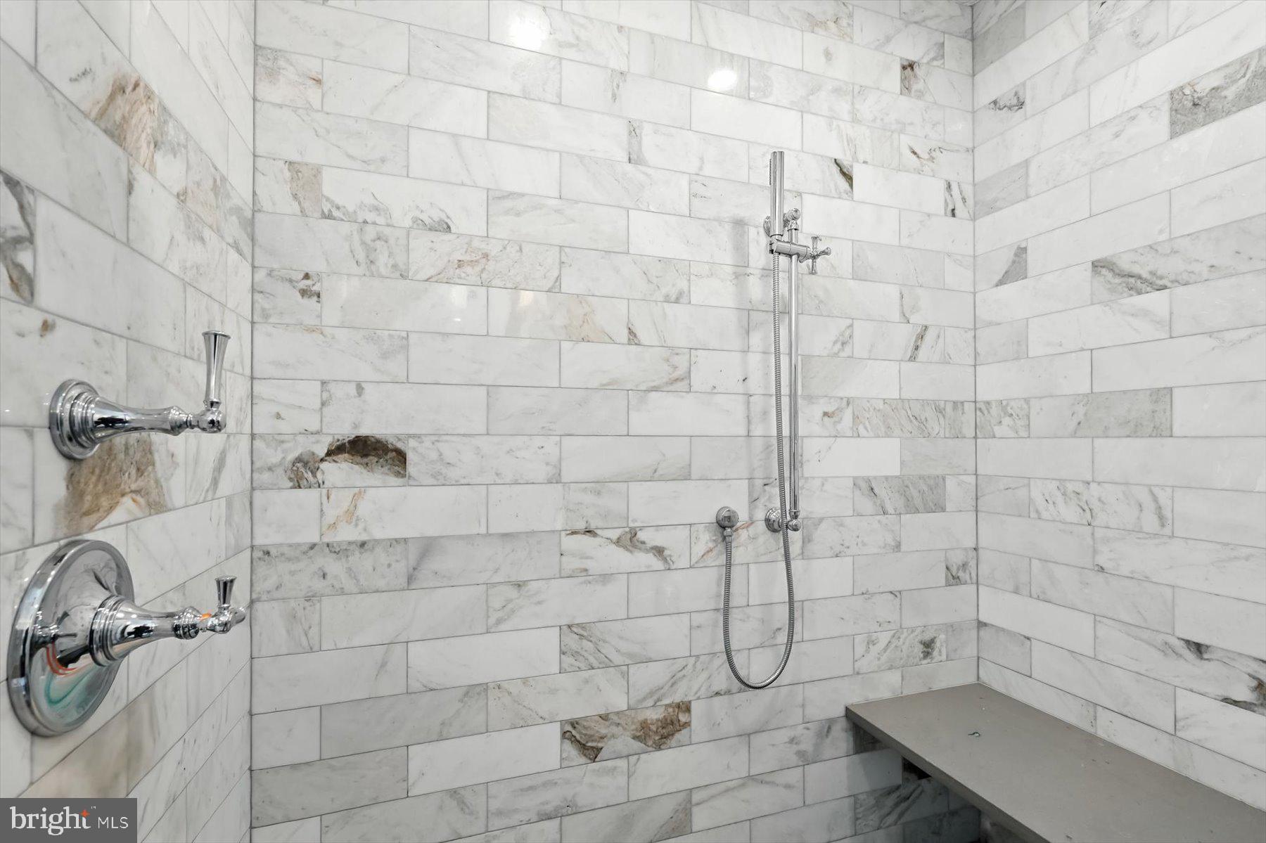 CARDEROCK SPRINGS - Residential