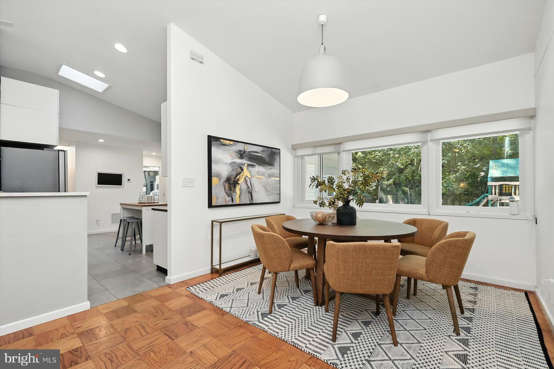 CARDEROCK SPRINGS - Residential