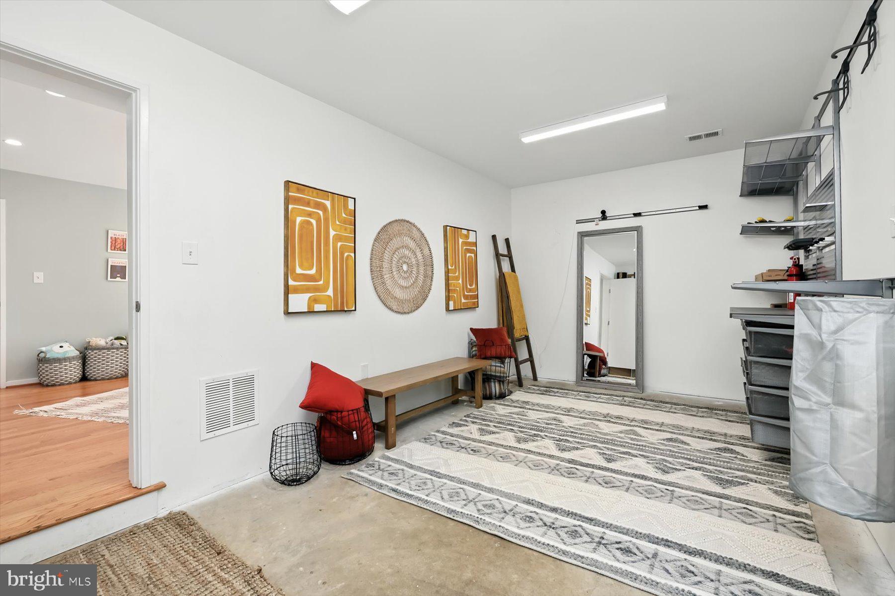 CARDEROCK SPRINGS - Residential