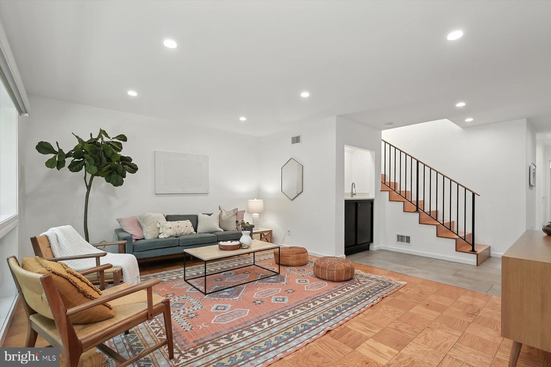 CARDEROCK SPRINGS - Residential