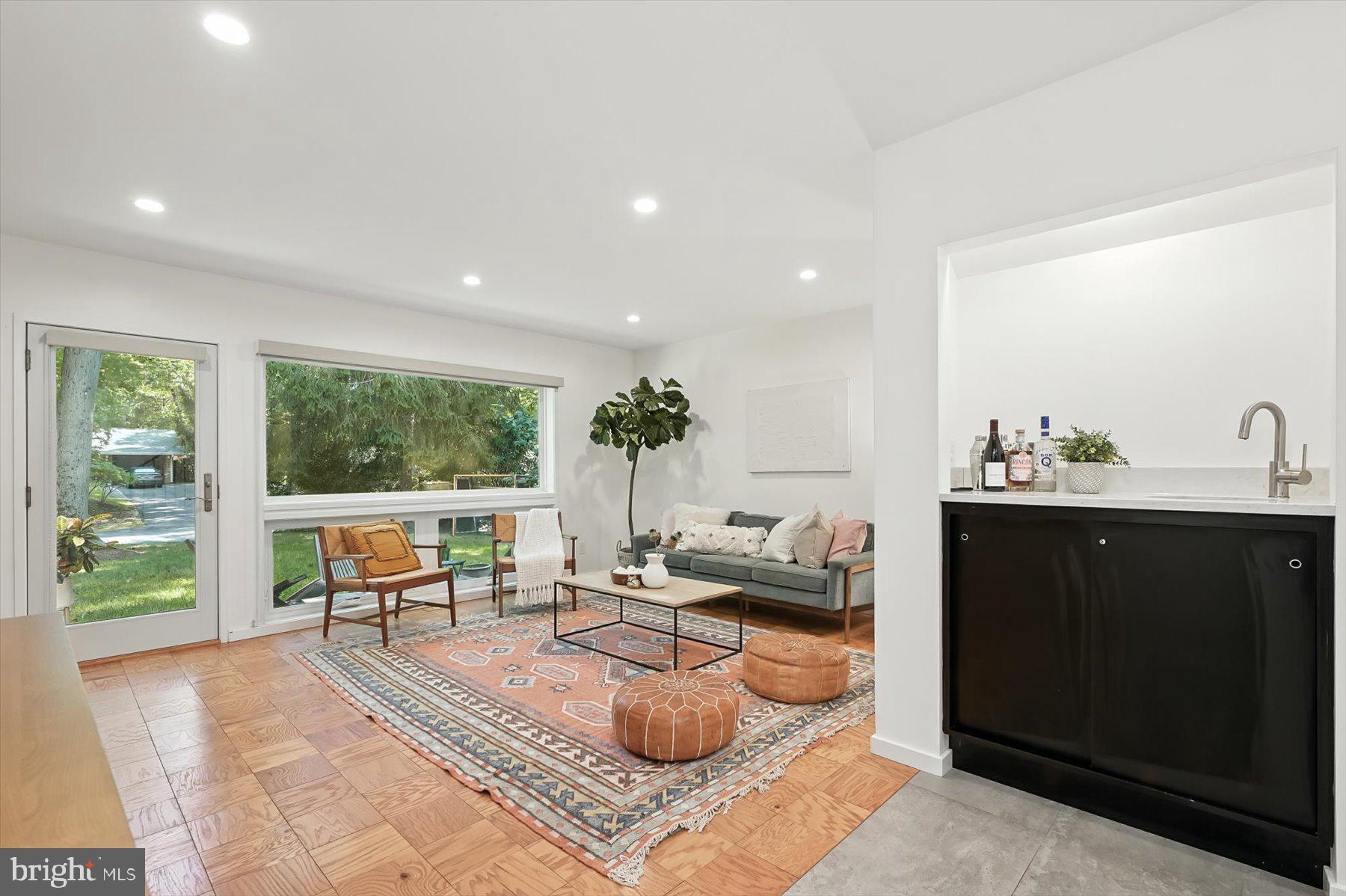 CARDEROCK SPRINGS - Residential