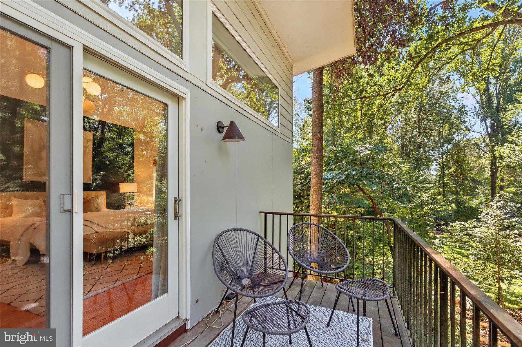 CARDEROCK SPRINGS - Residential