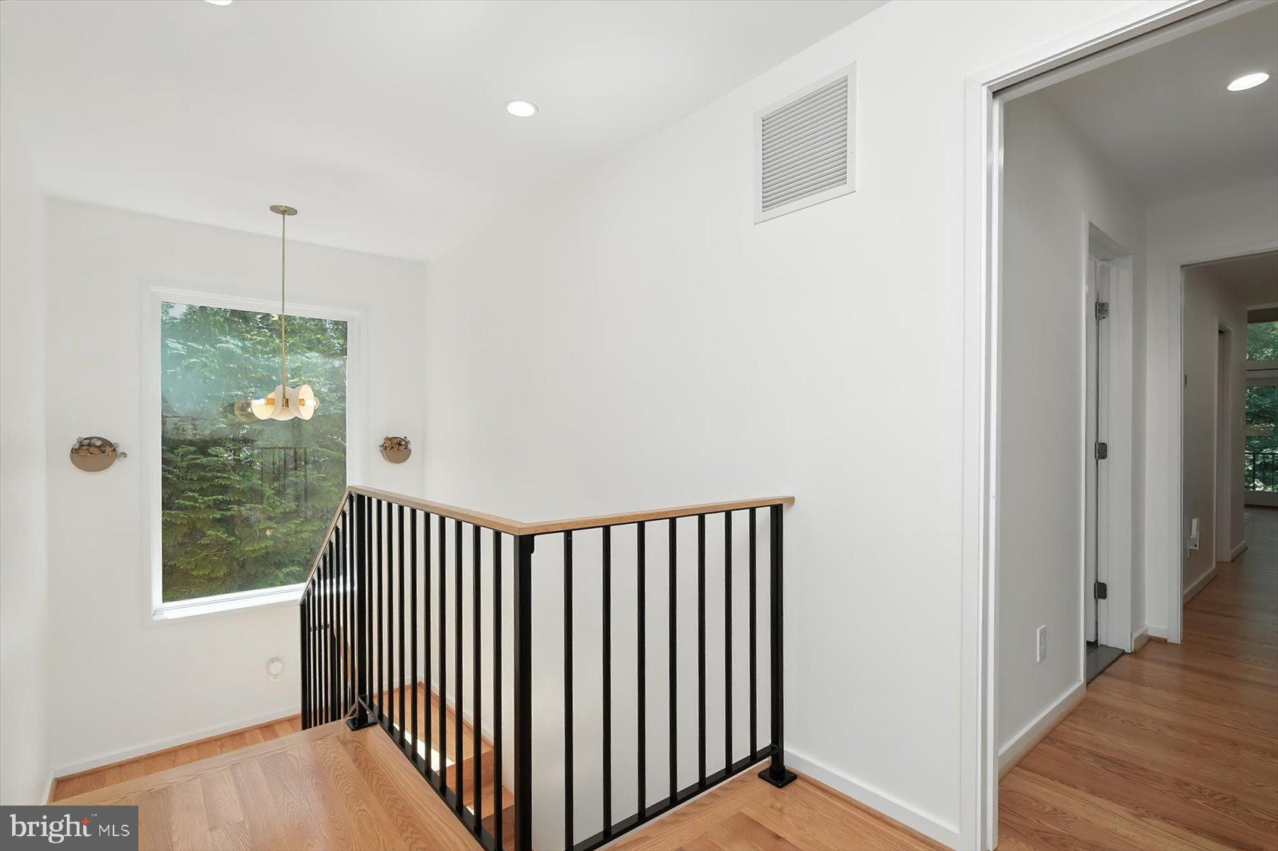 CARDEROCK SPRINGS - Residential