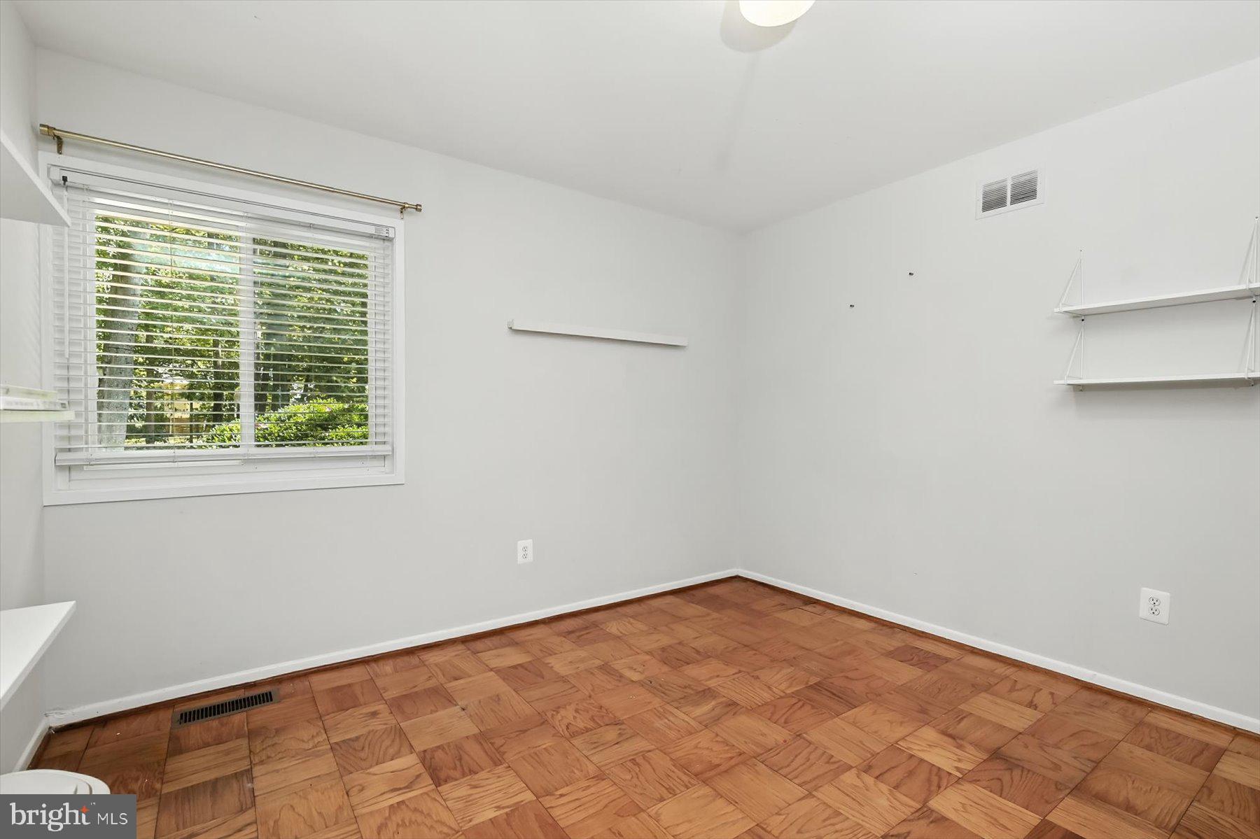 CARDEROCK SPRINGS - Residential