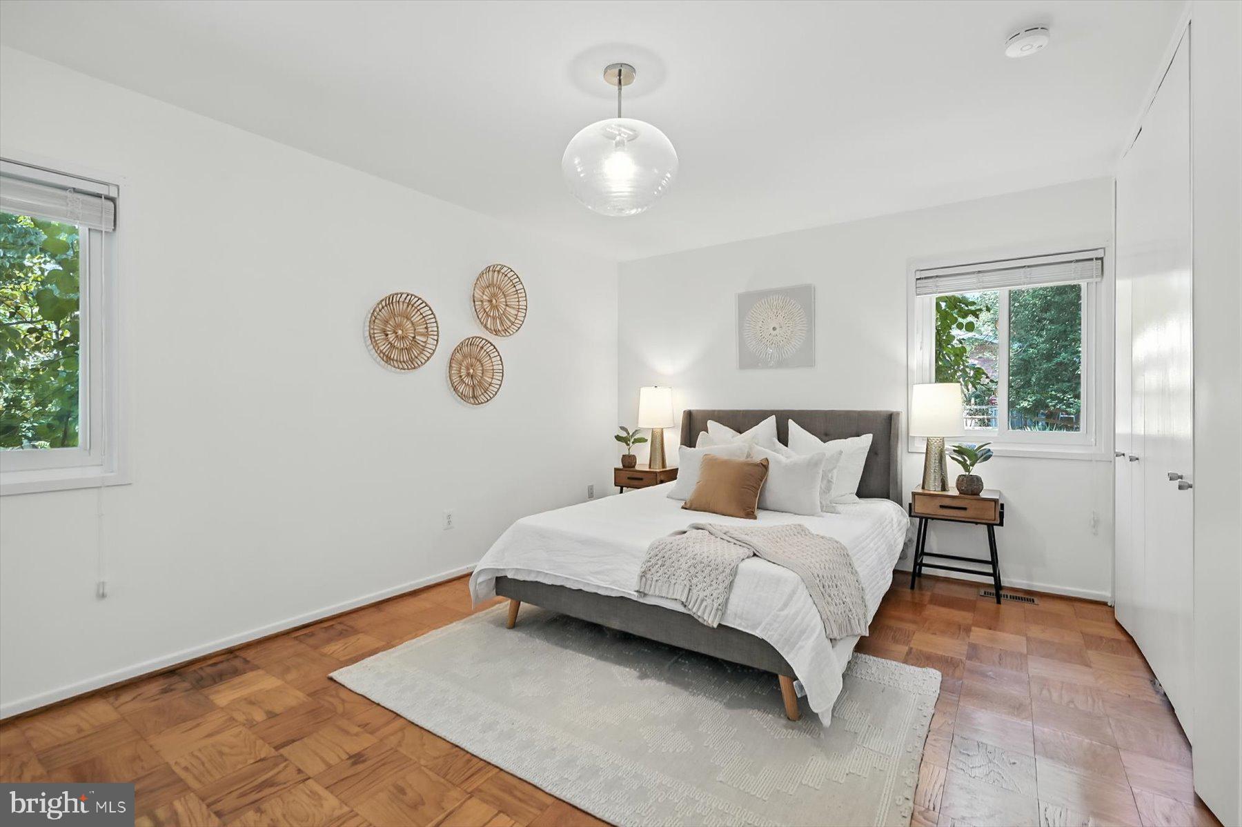 CARDEROCK SPRINGS - Residential