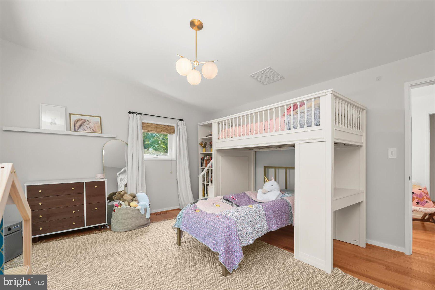 CARDEROCK SPRINGS - Residential