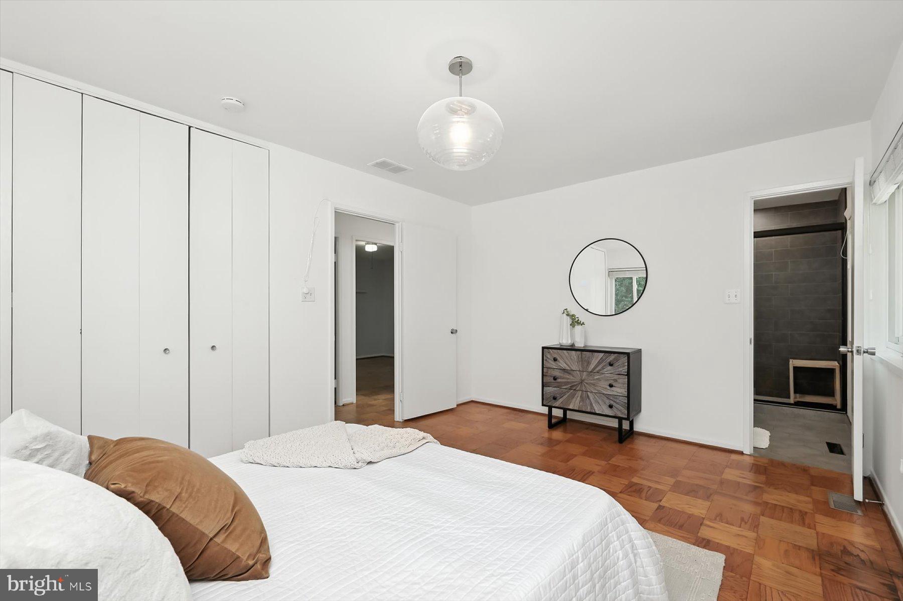 CARDEROCK SPRINGS - Residential