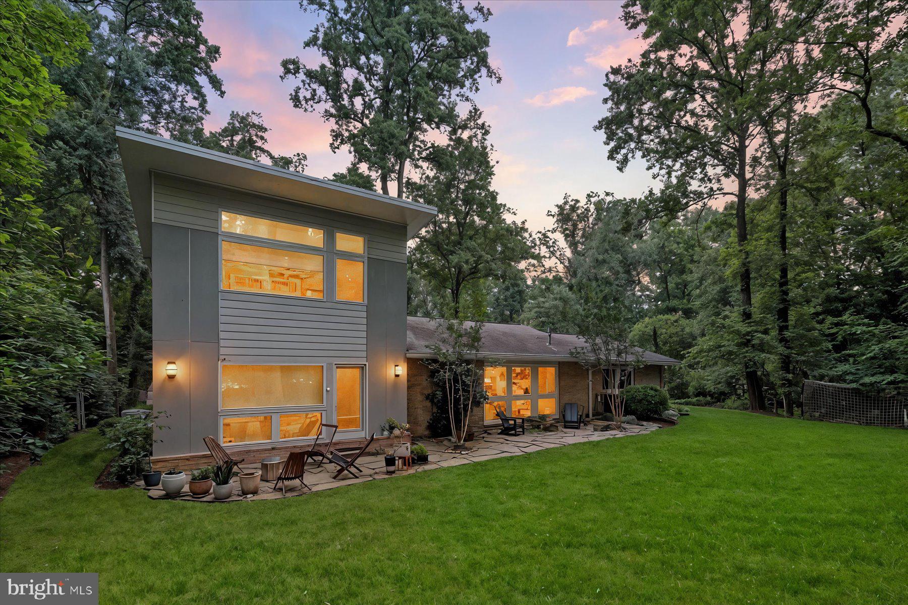 CARDEROCK SPRINGS - Residential