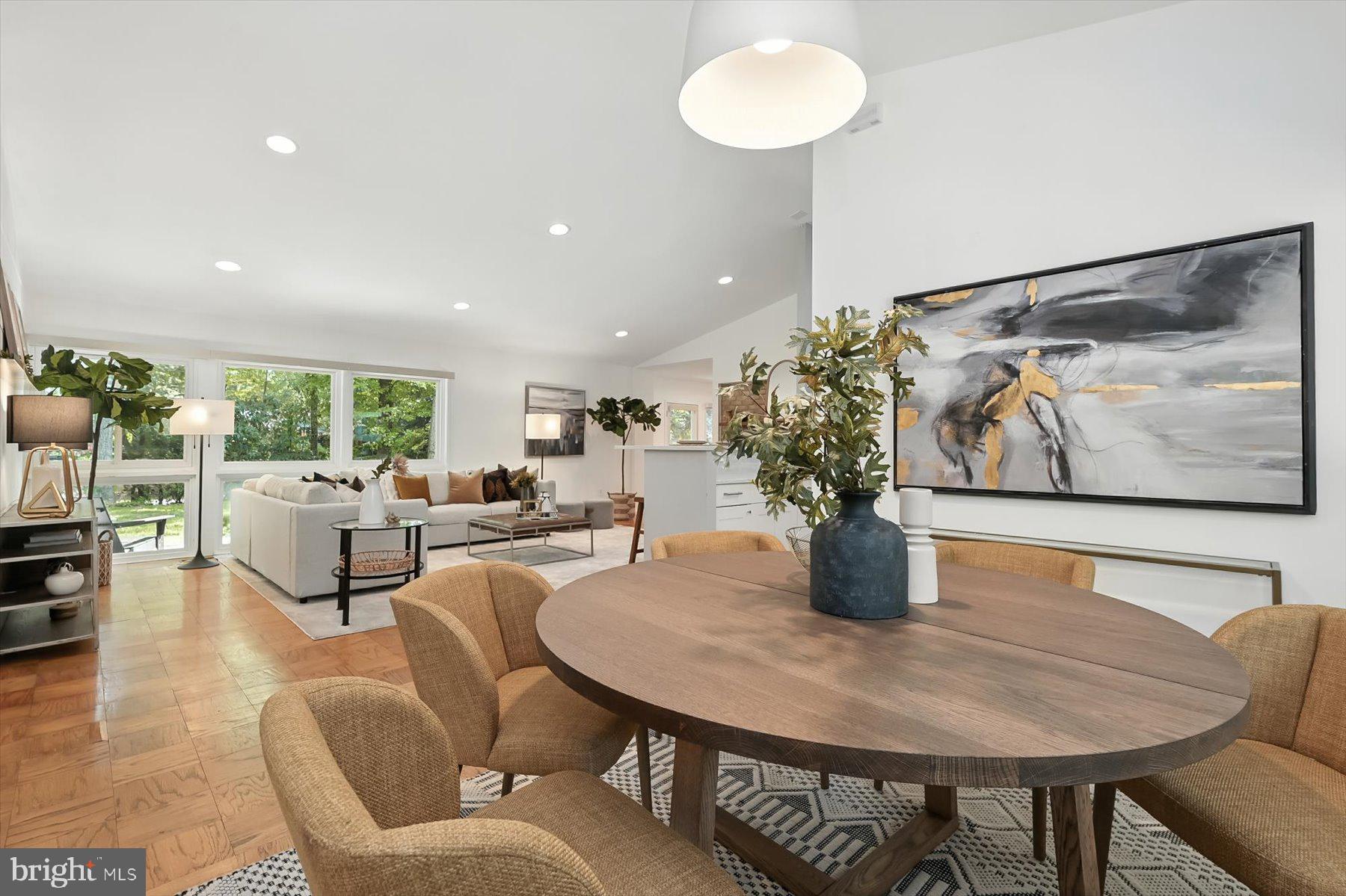 CARDEROCK SPRINGS - Residential