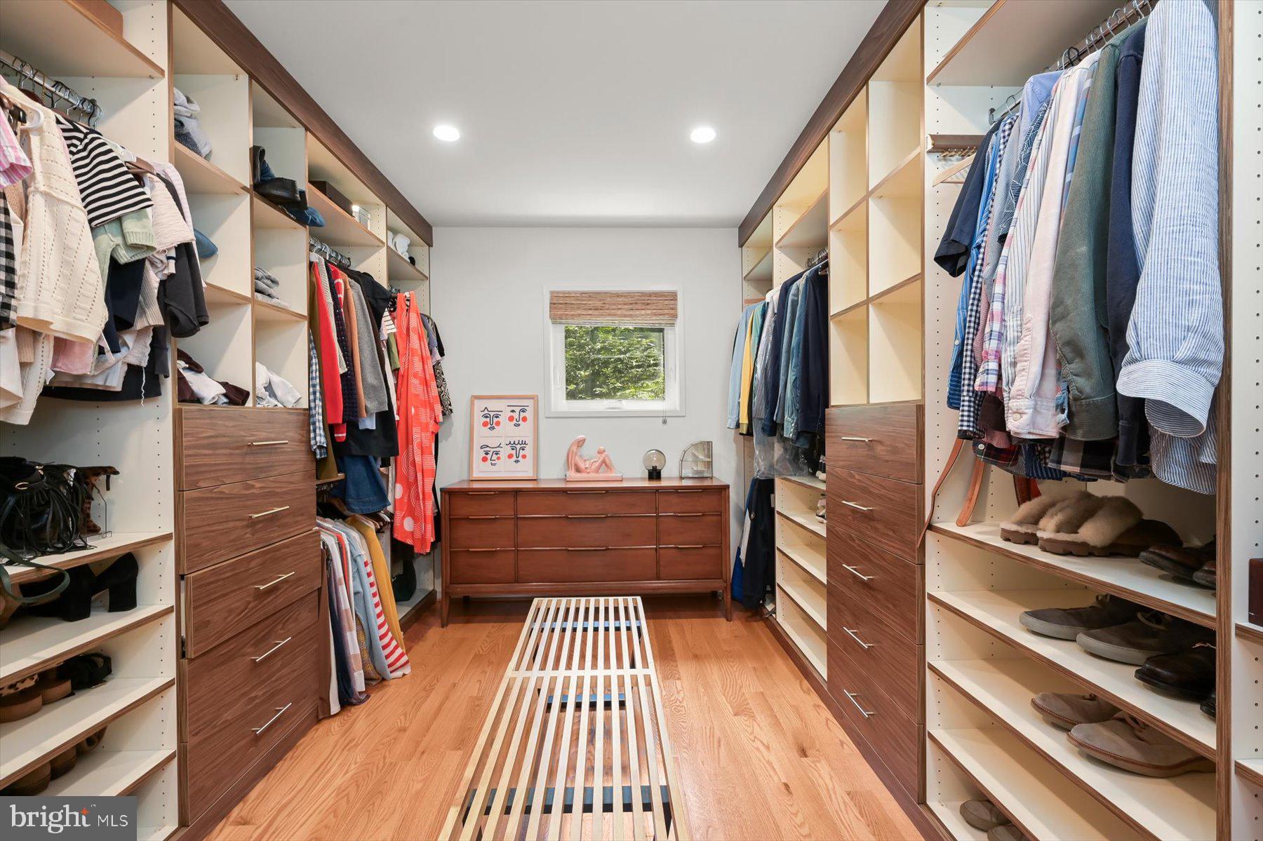 CARDEROCK SPRINGS - Residential