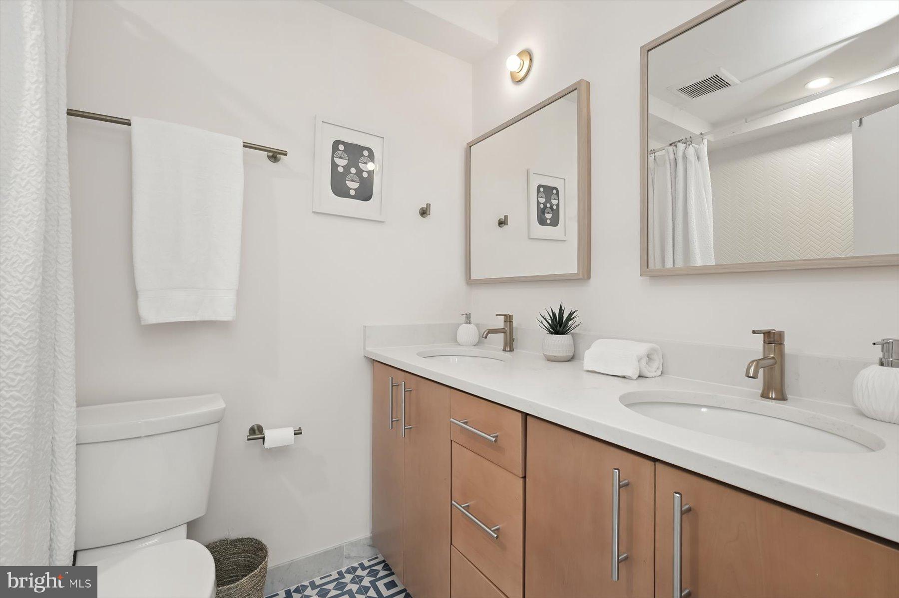 CARDEROCK SPRINGS - Residential