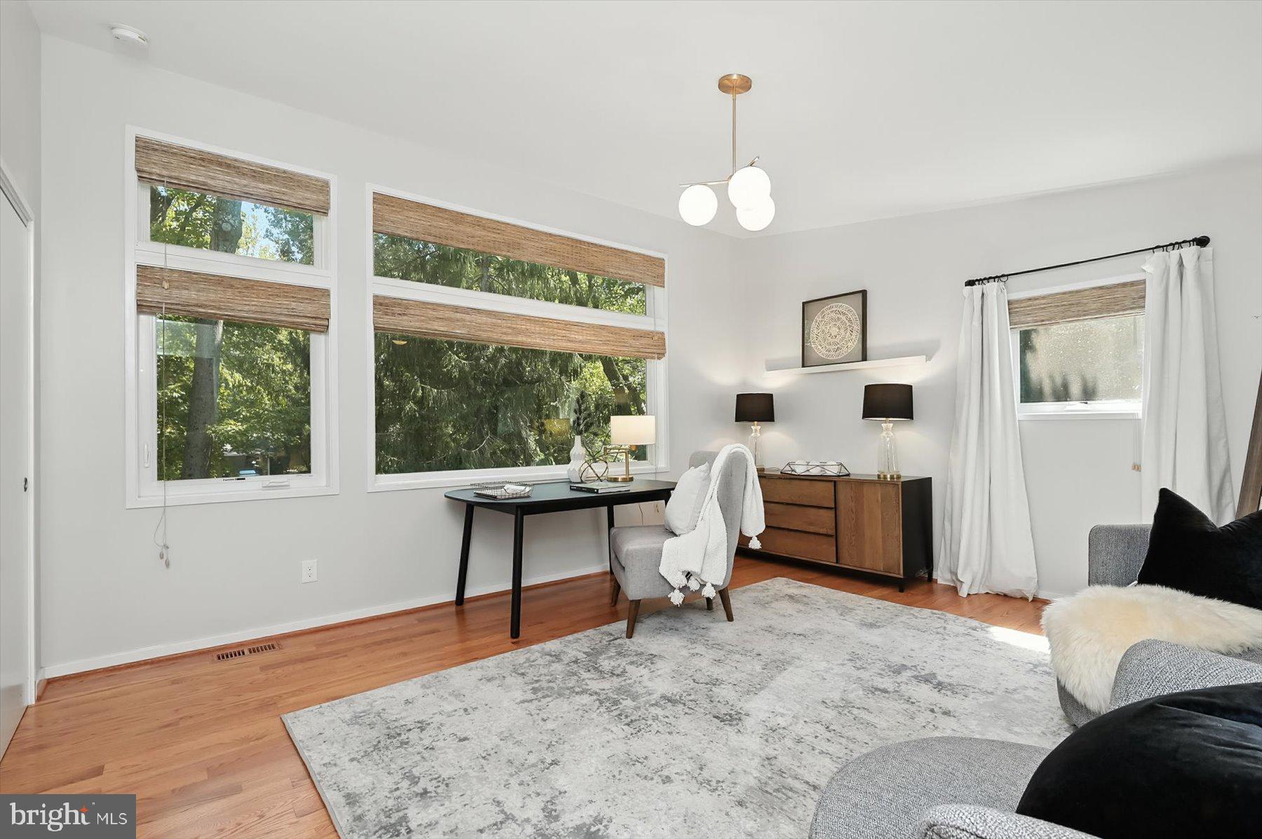 CARDEROCK SPRINGS - Residential