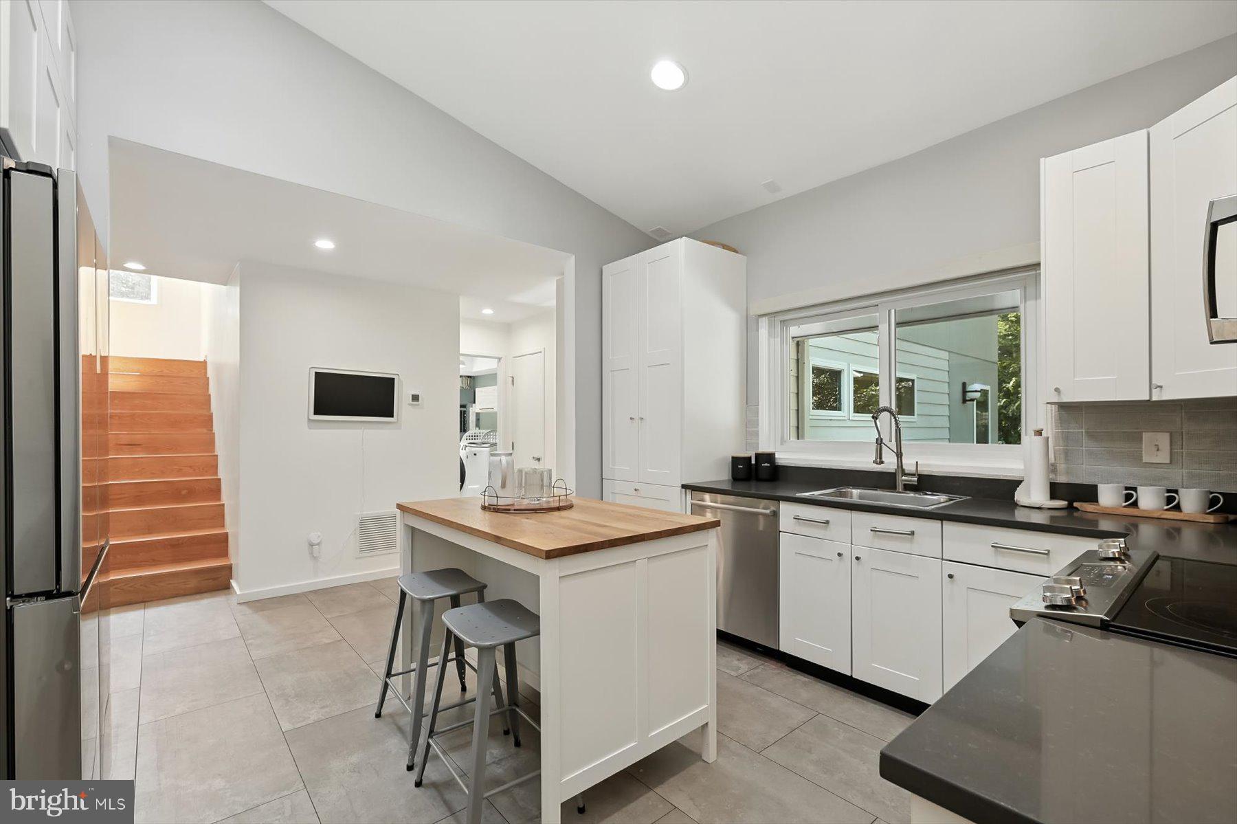 CARDEROCK SPRINGS - Residential