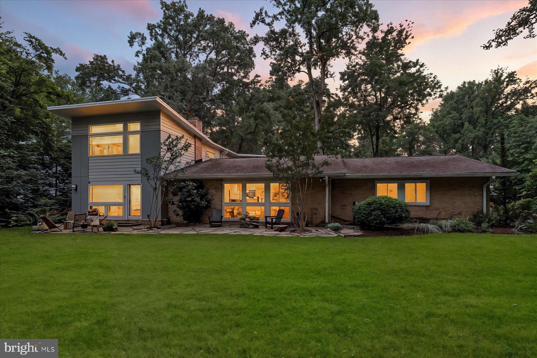 CARDEROCK SPRINGS - Residential