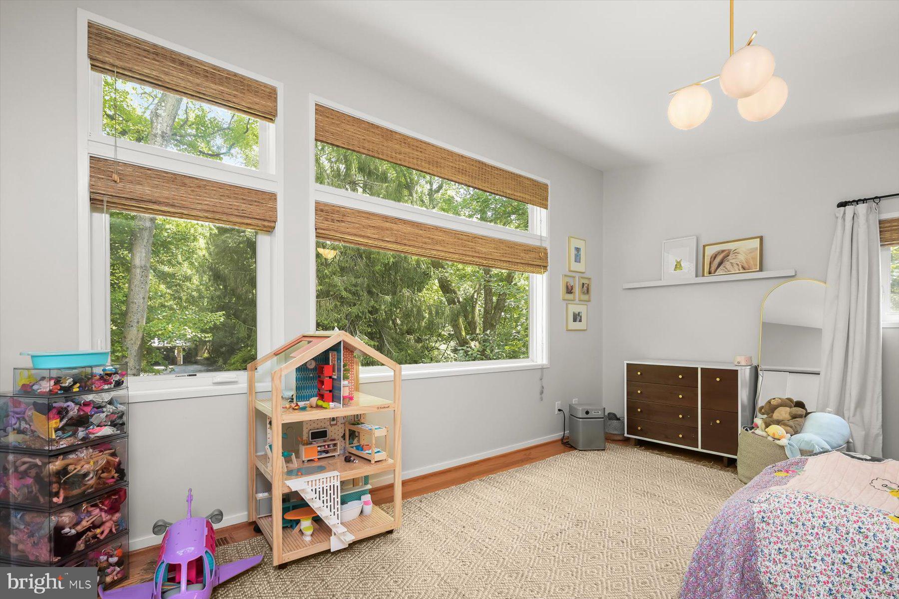 CARDEROCK SPRINGS - Residential