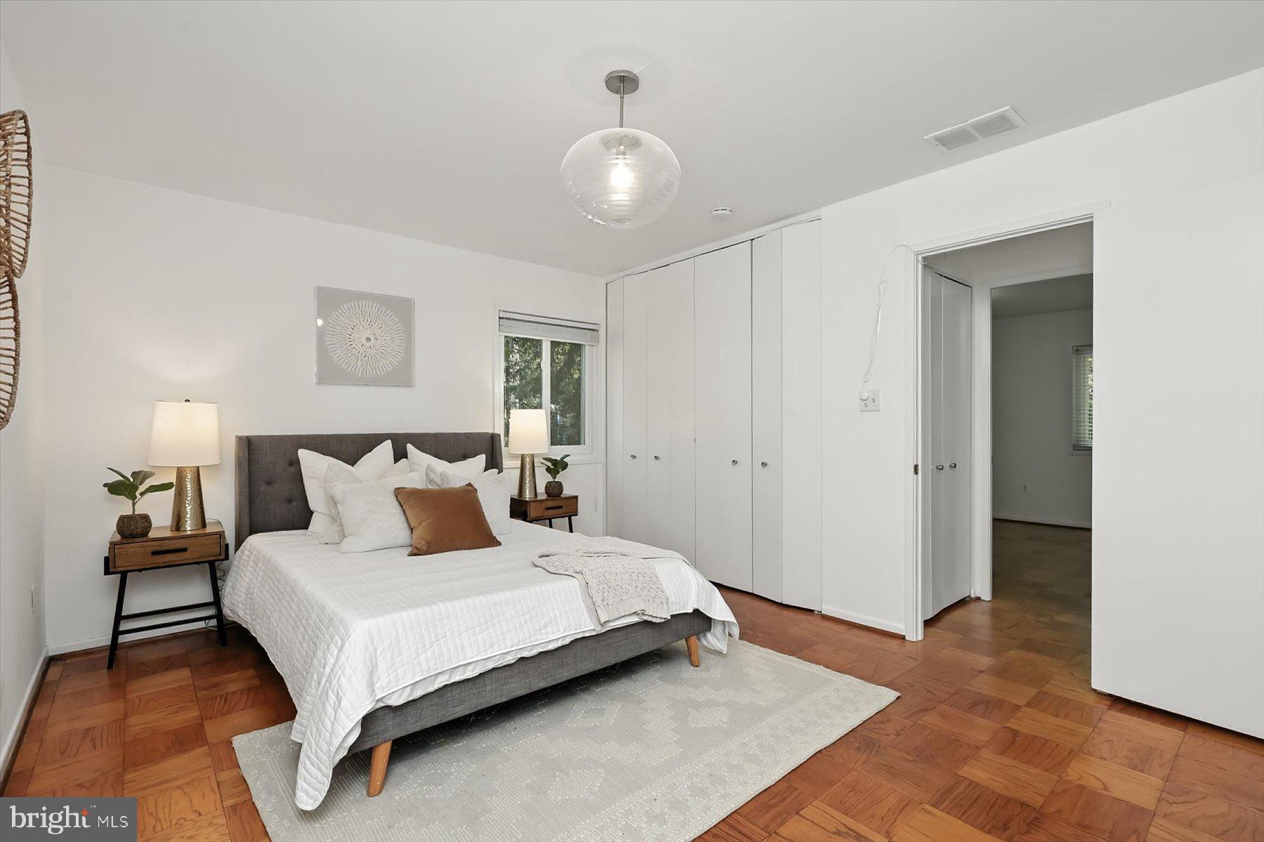 CARDEROCK SPRINGS - Residential