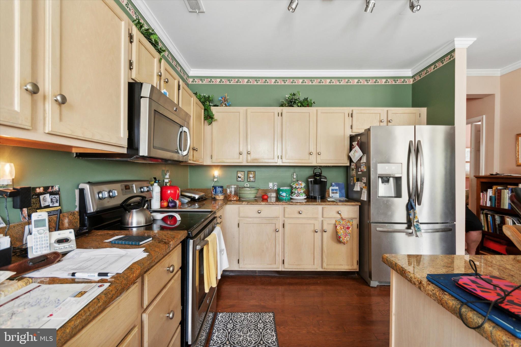 CORNERSTONE - Residential