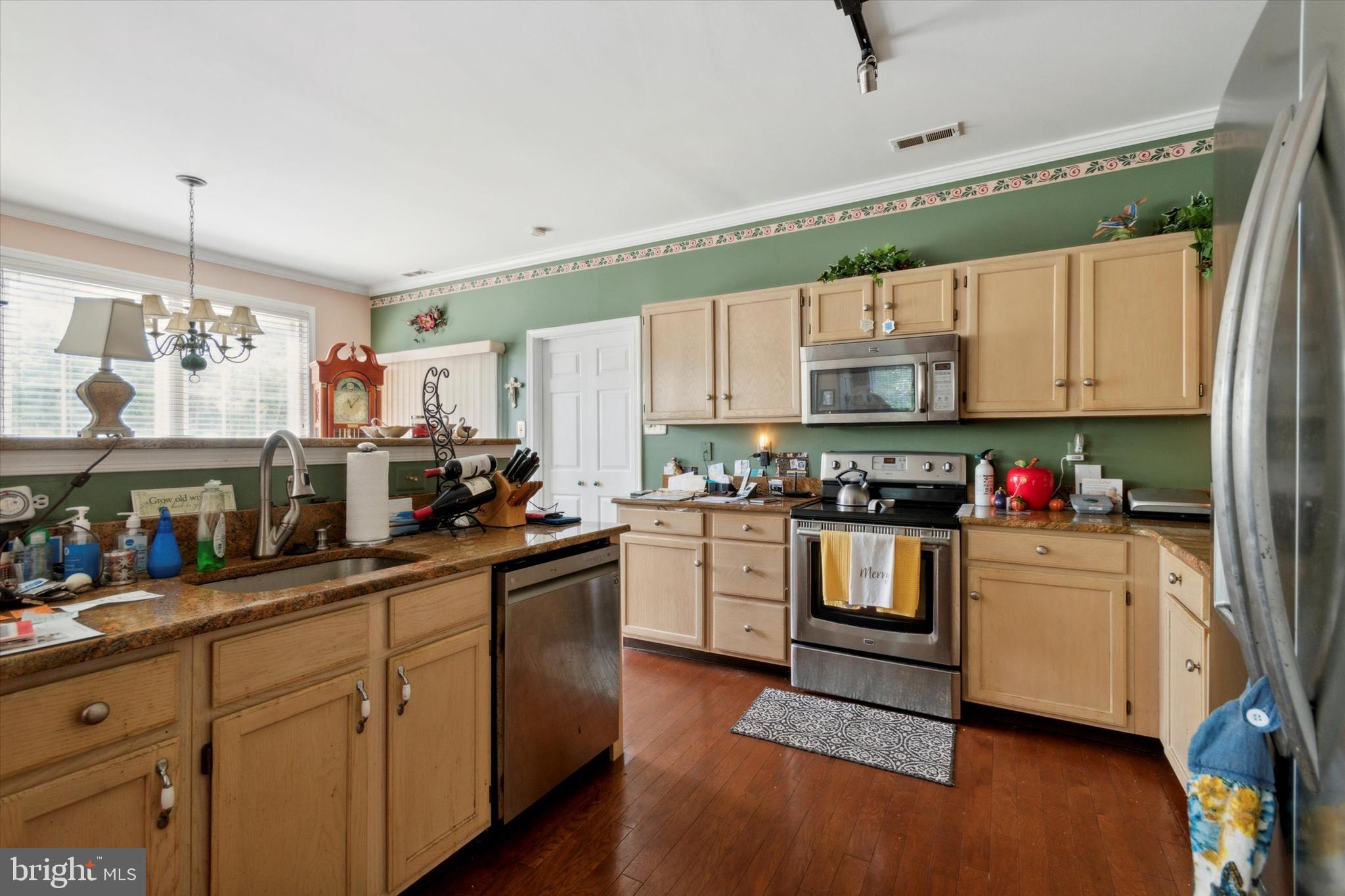 CORNERSTONE - Residential