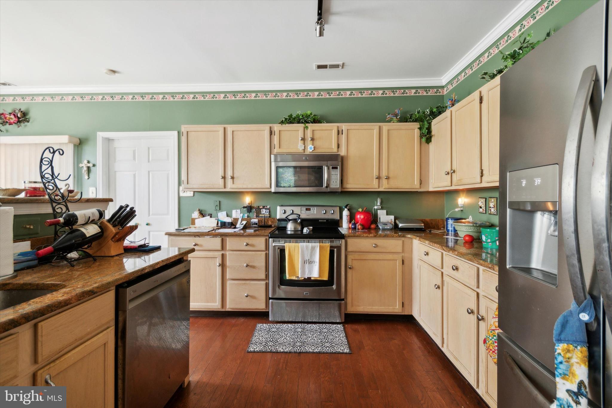 CORNERSTONE - Residential