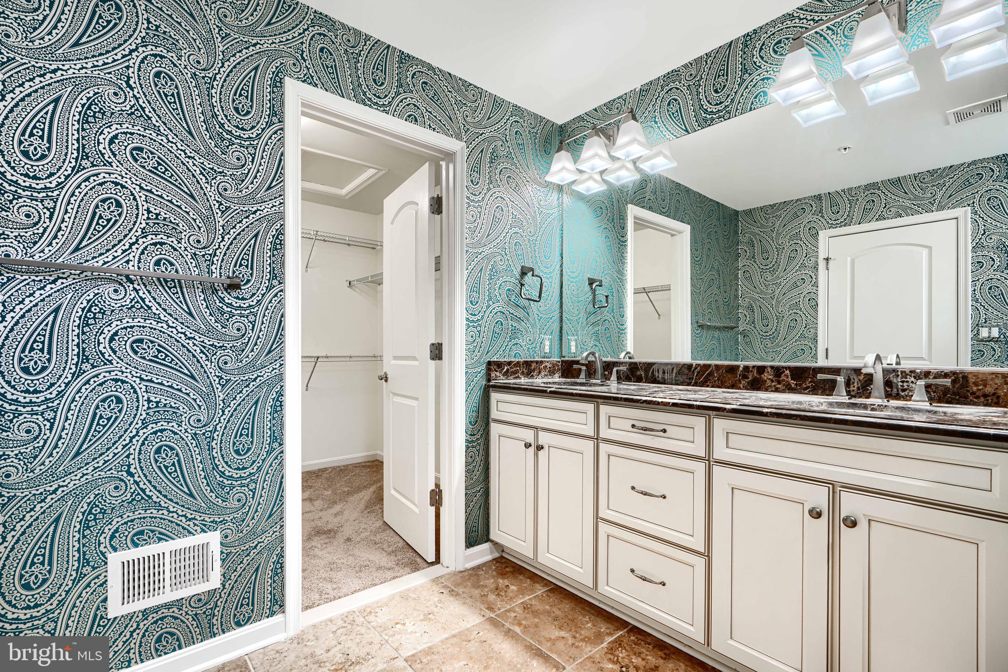 ROCKLAND AT ROGERS - Residential Lease