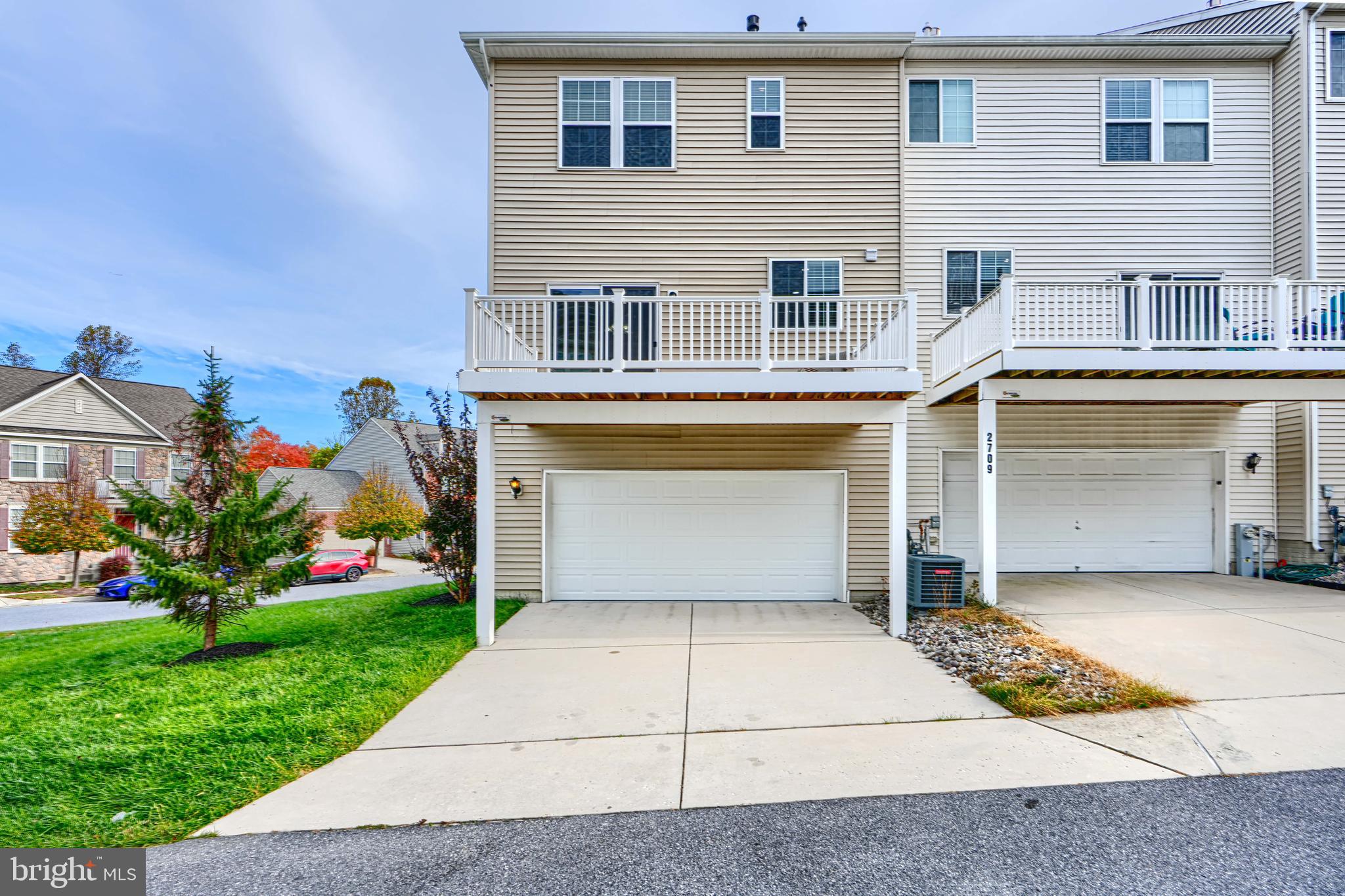 ROCKLAND AT ROGERS - Residential Lease