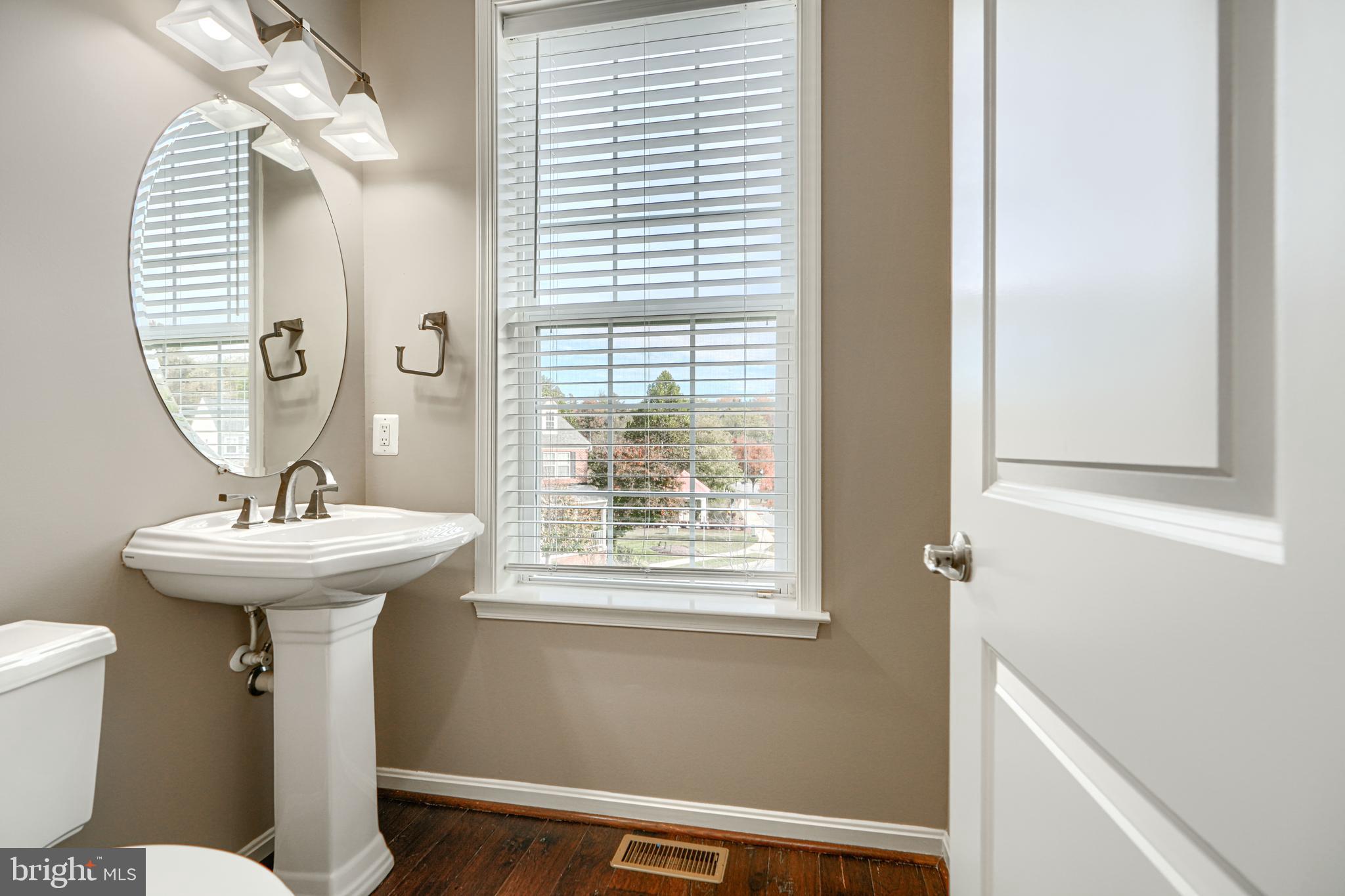 ROCKLAND AT ROGERS - Residential Lease