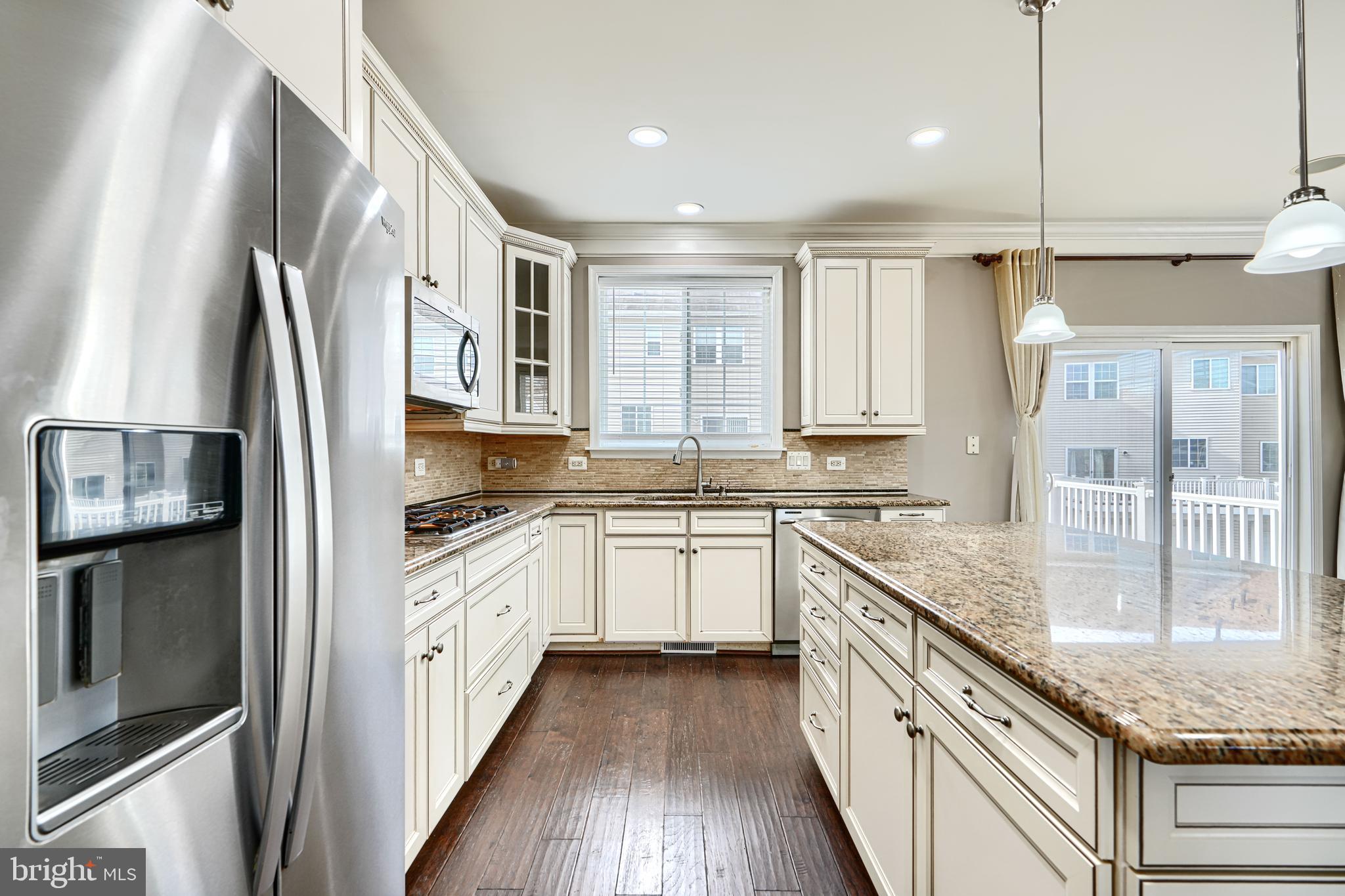 ROCKLAND AT ROGERS - Residential Lease