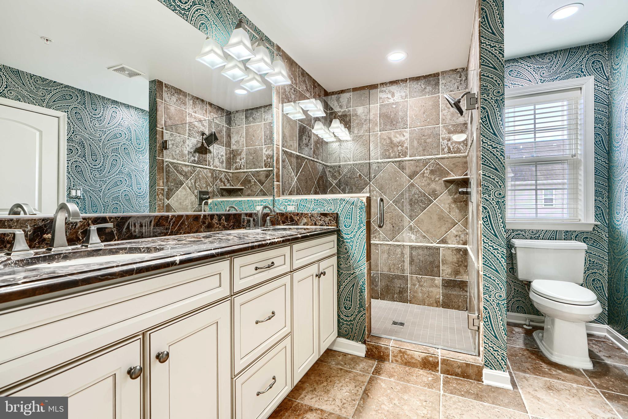 ROCKLAND AT ROGERS - Residential Lease