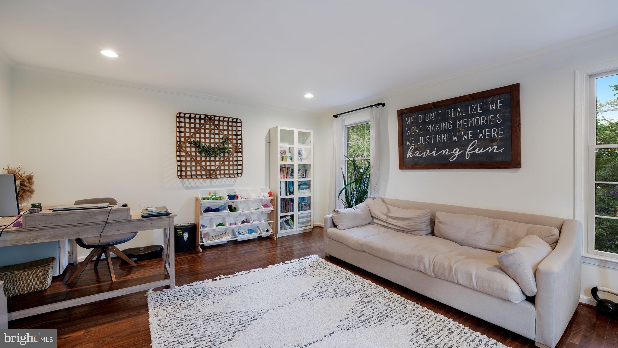 SPRING VALLEY - Residential