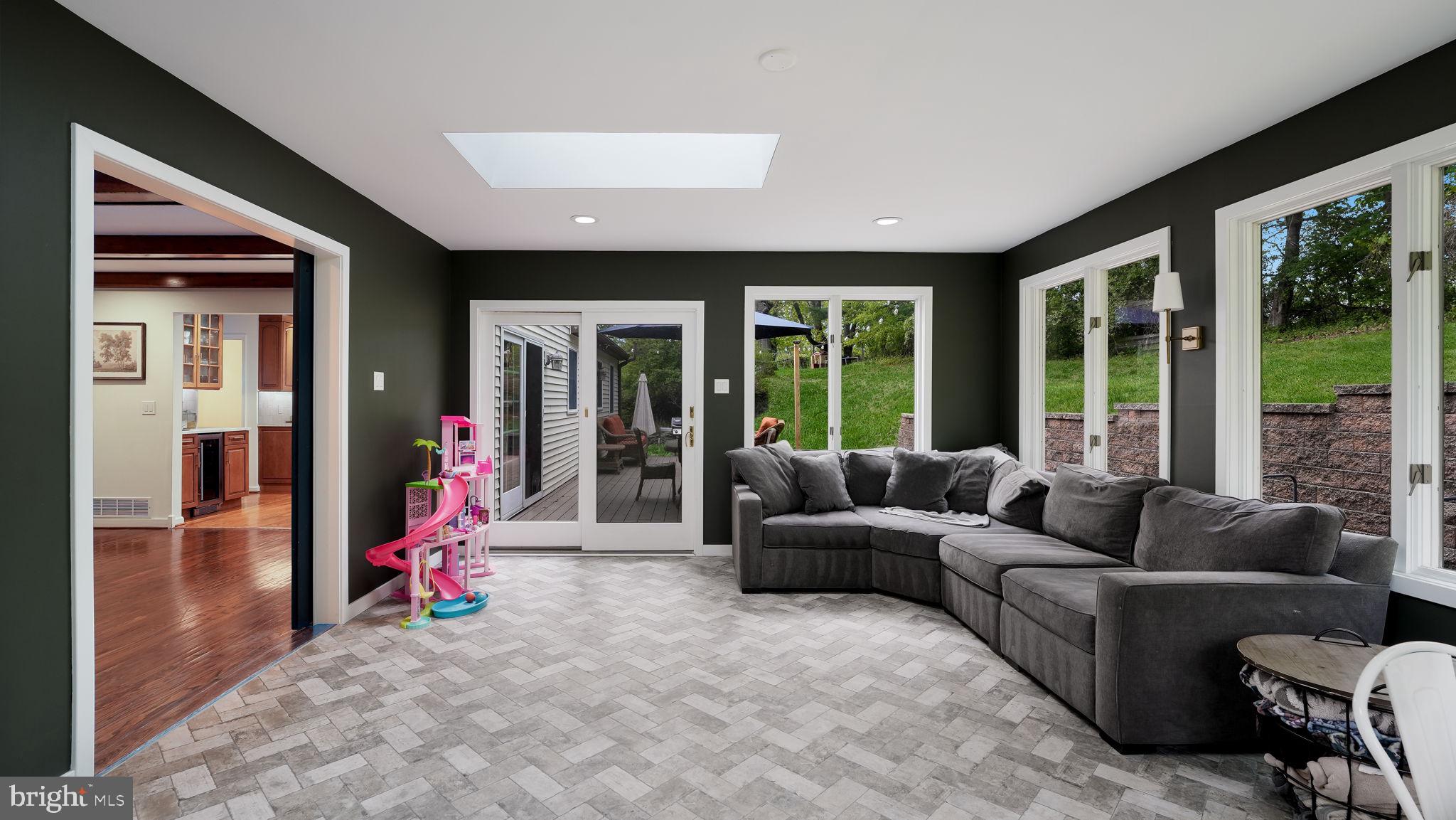 SPRING VALLEY - Residential