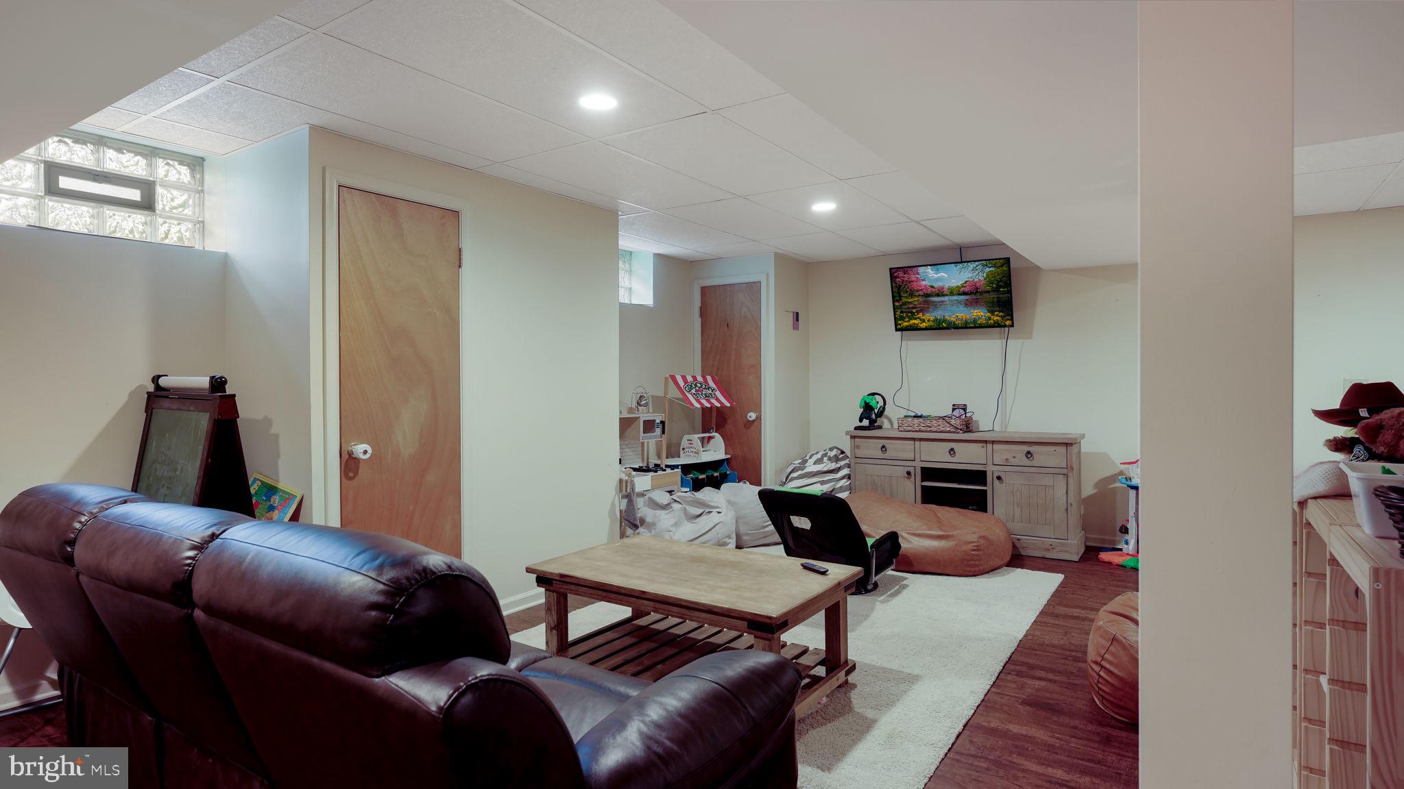 SPRING VALLEY - Residential