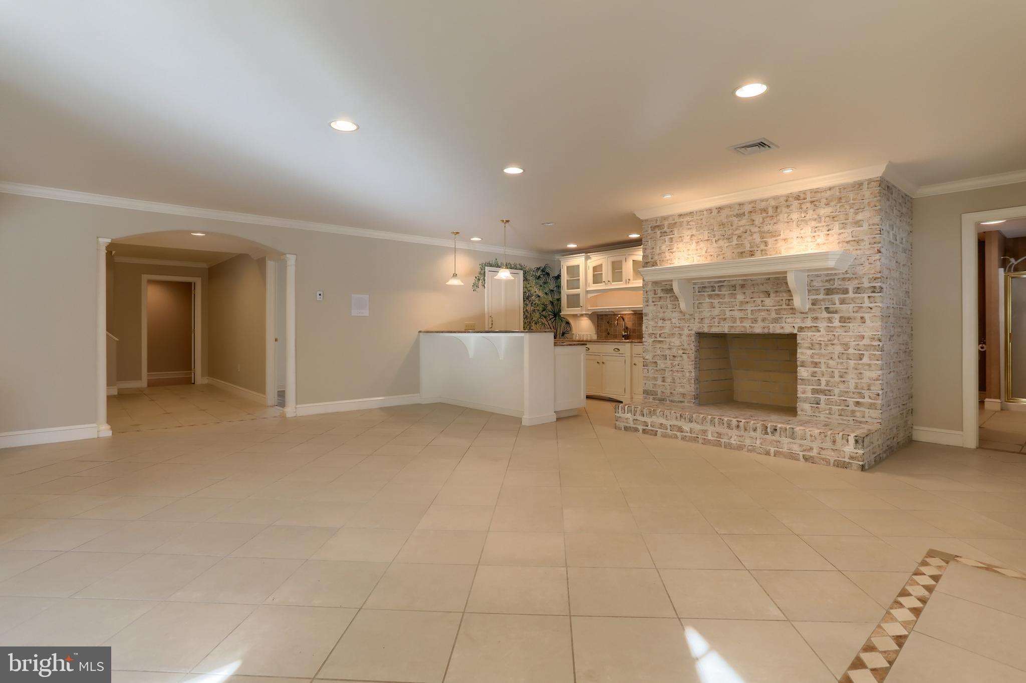 EDISON WOODS - Residential