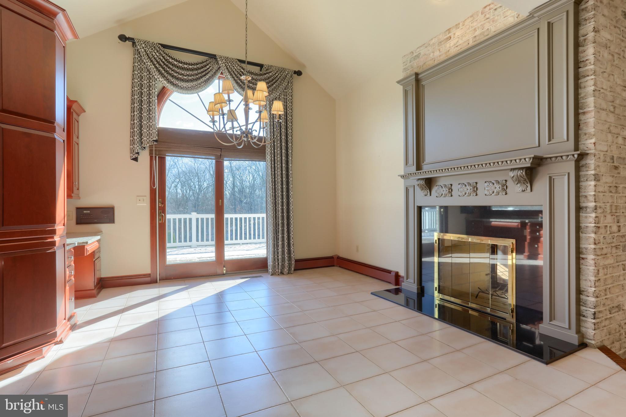 EDISON WOODS - Residential