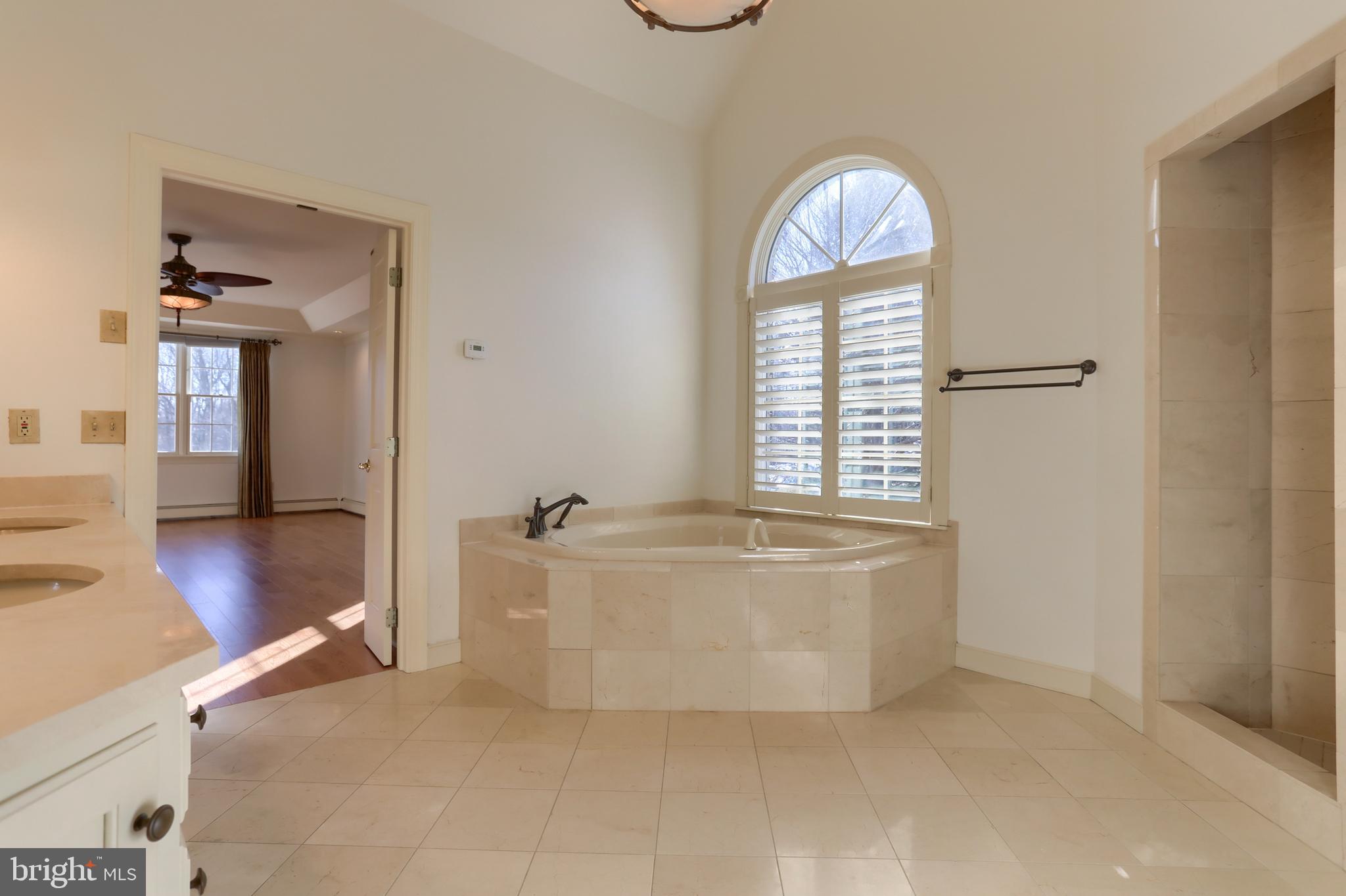 EDISON WOODS - Residential