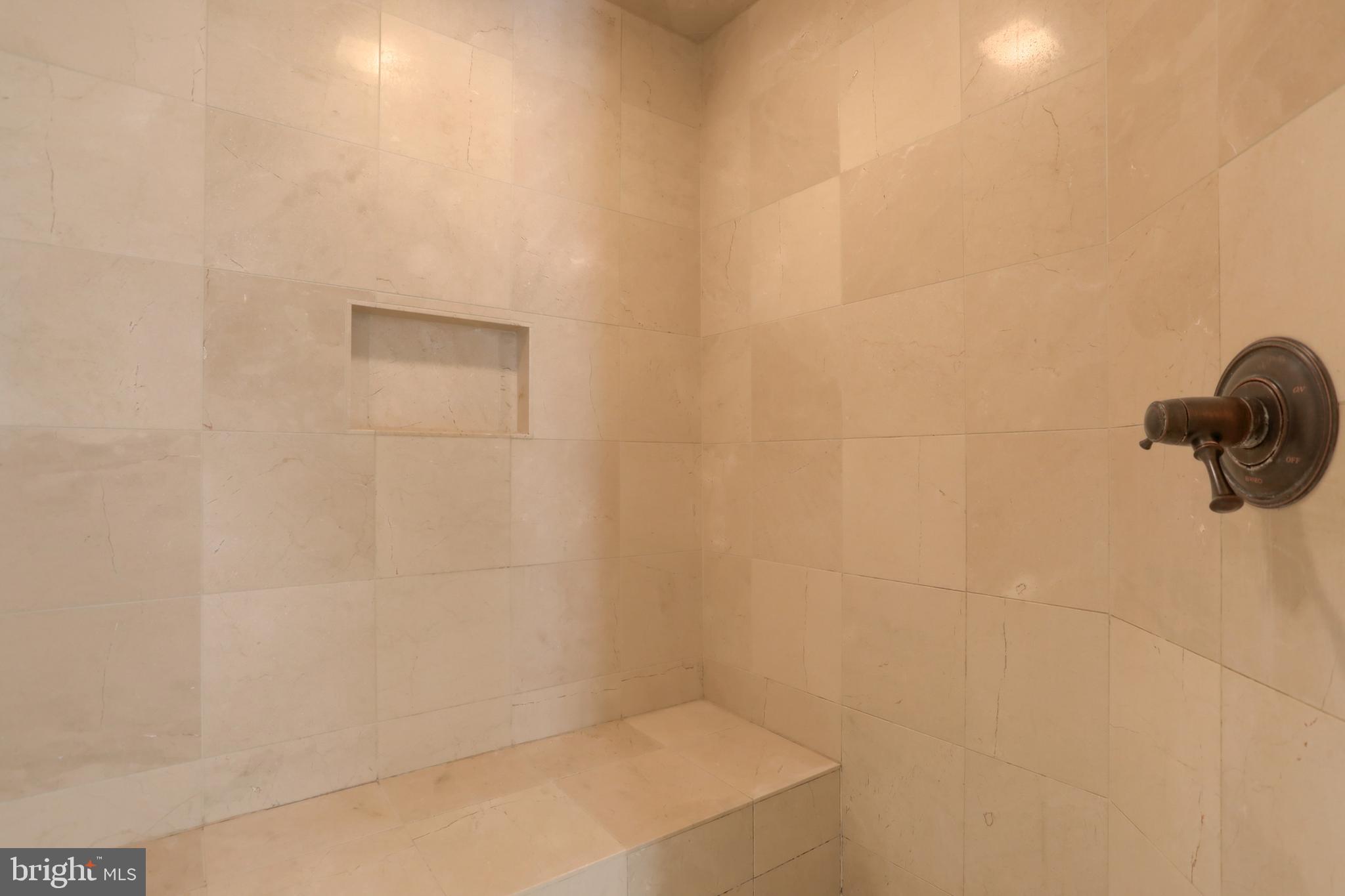 EDISON WOODS - Residential