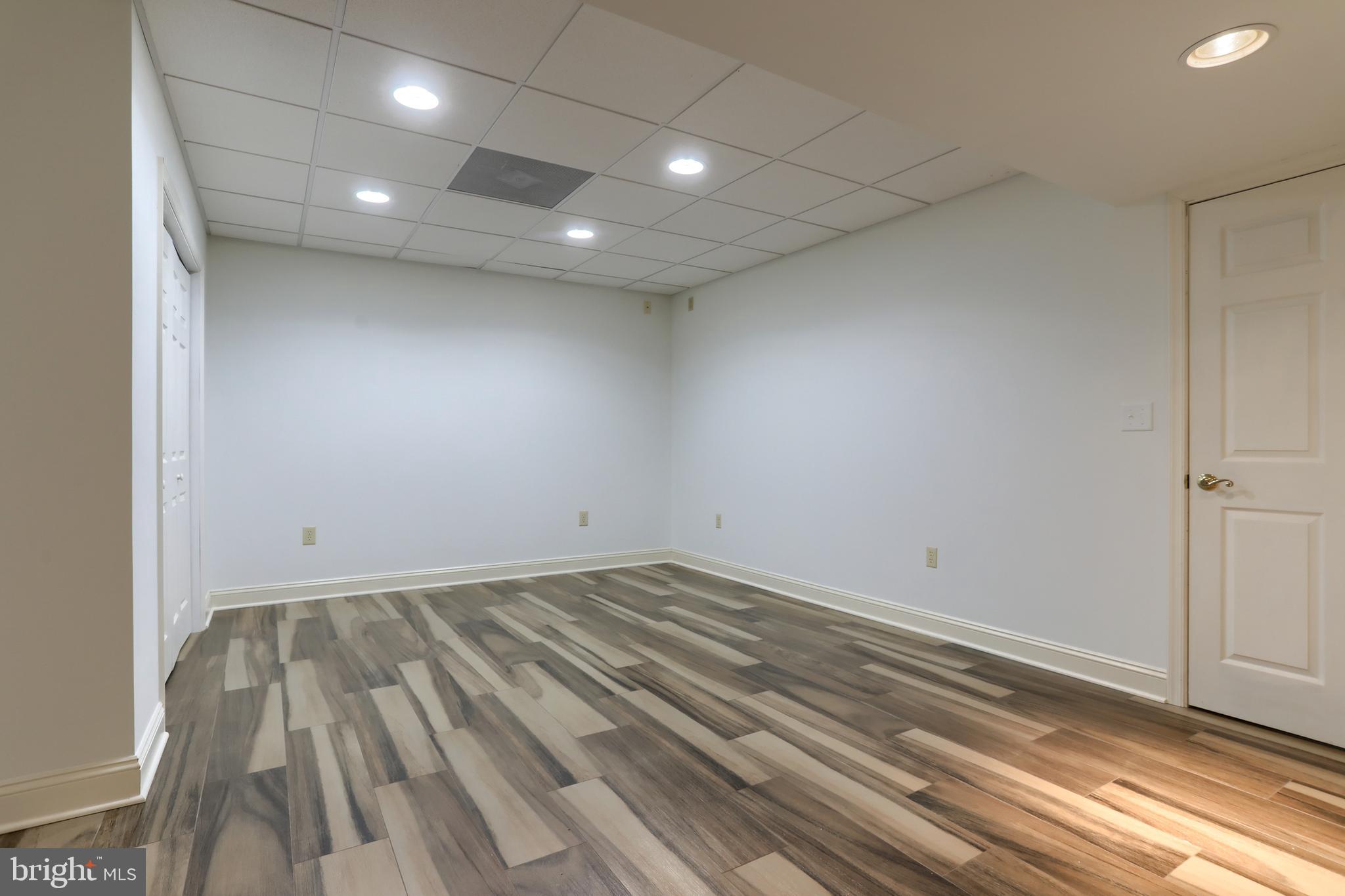 EDISON WOODS - Residential