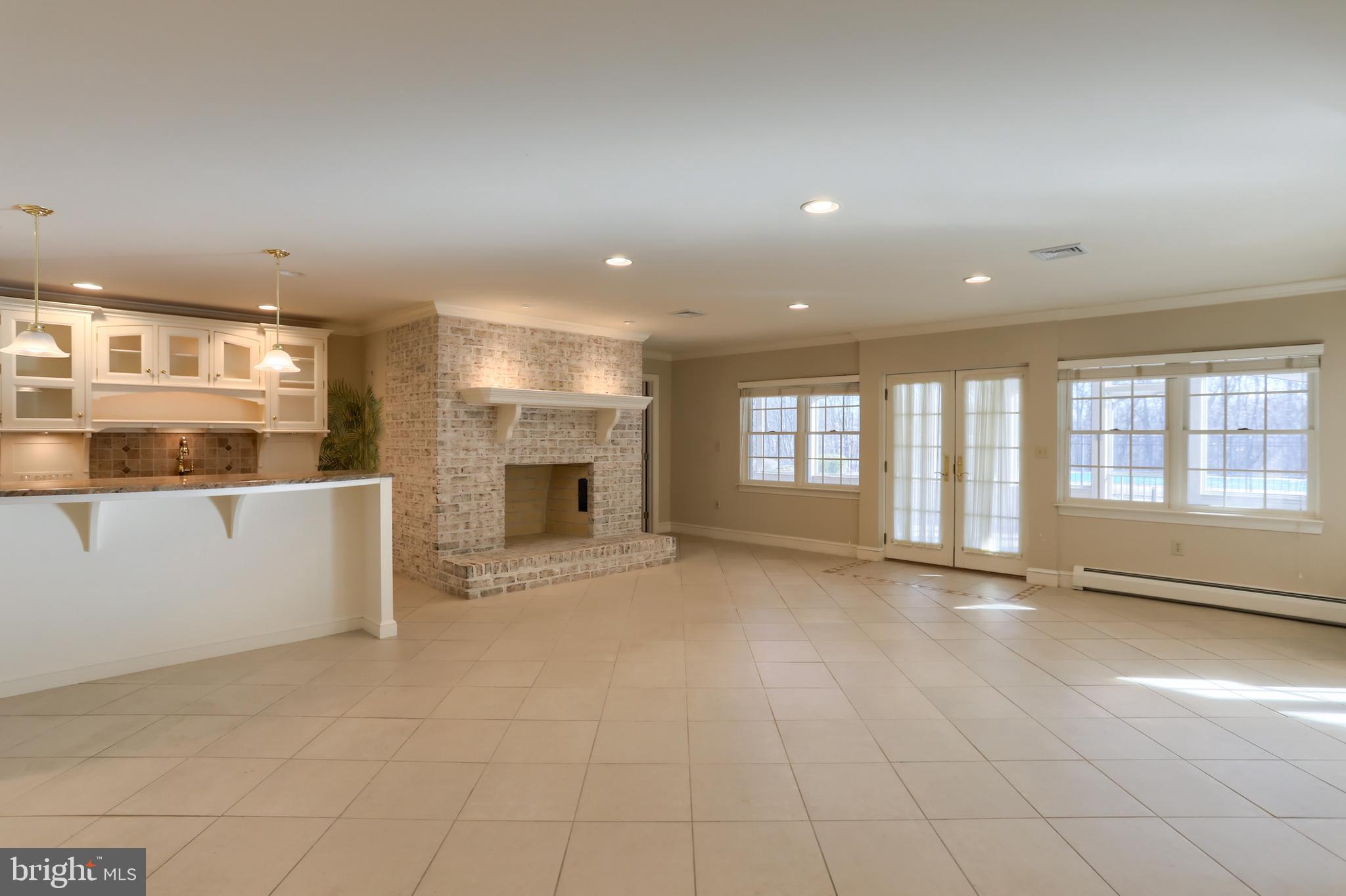 EDISON WOODS - Residential