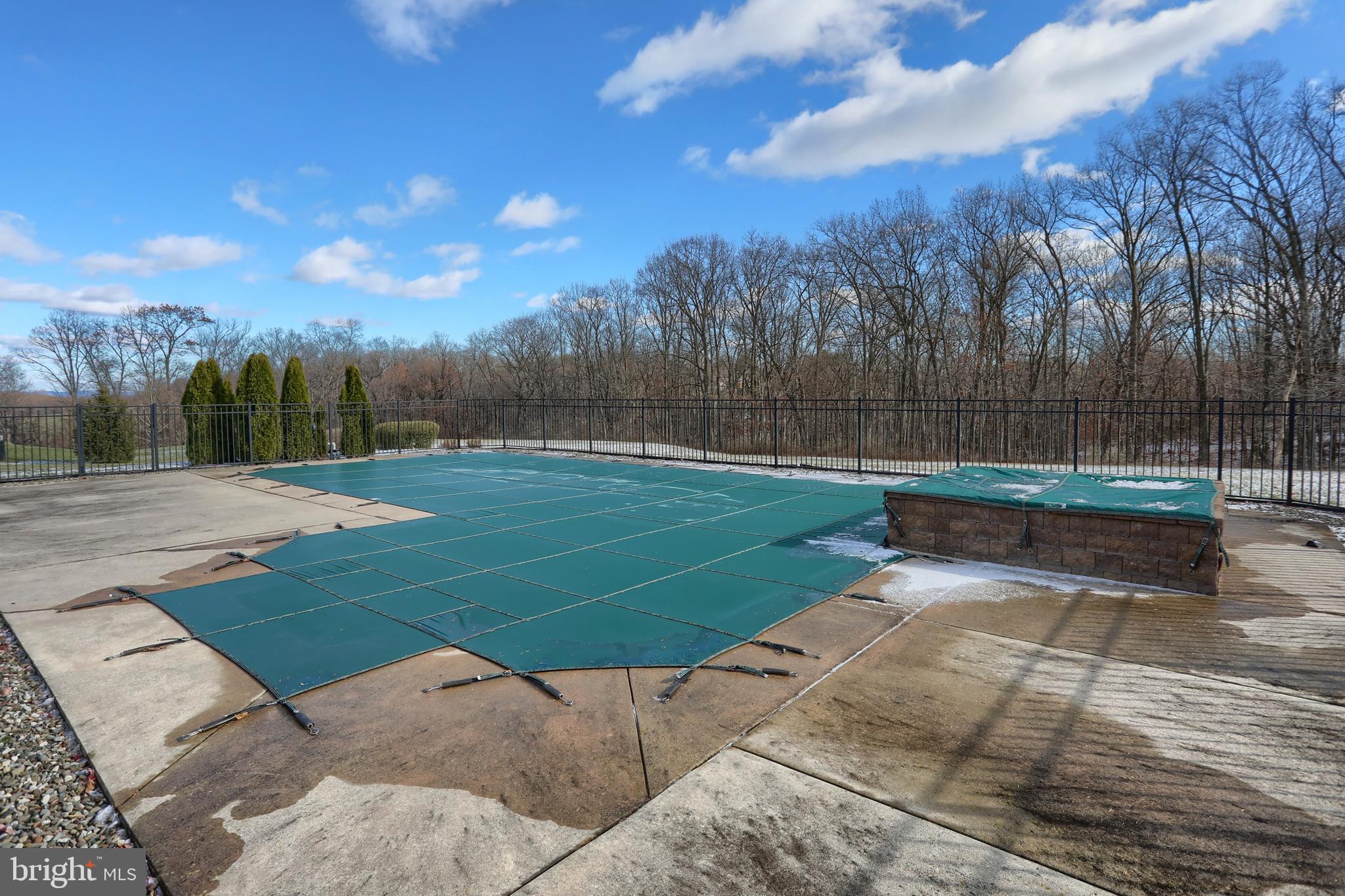 EDISON WOODS - Residential