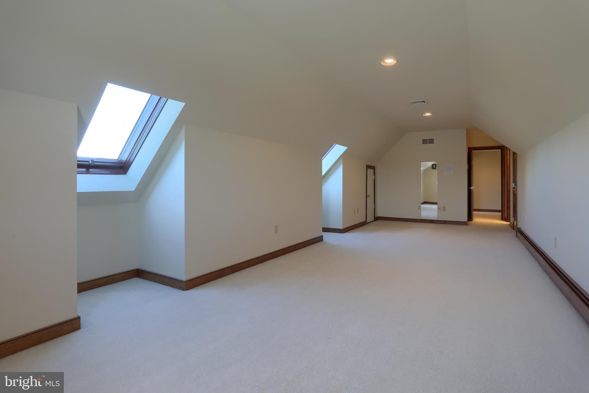 EDISON WOODS - Residential