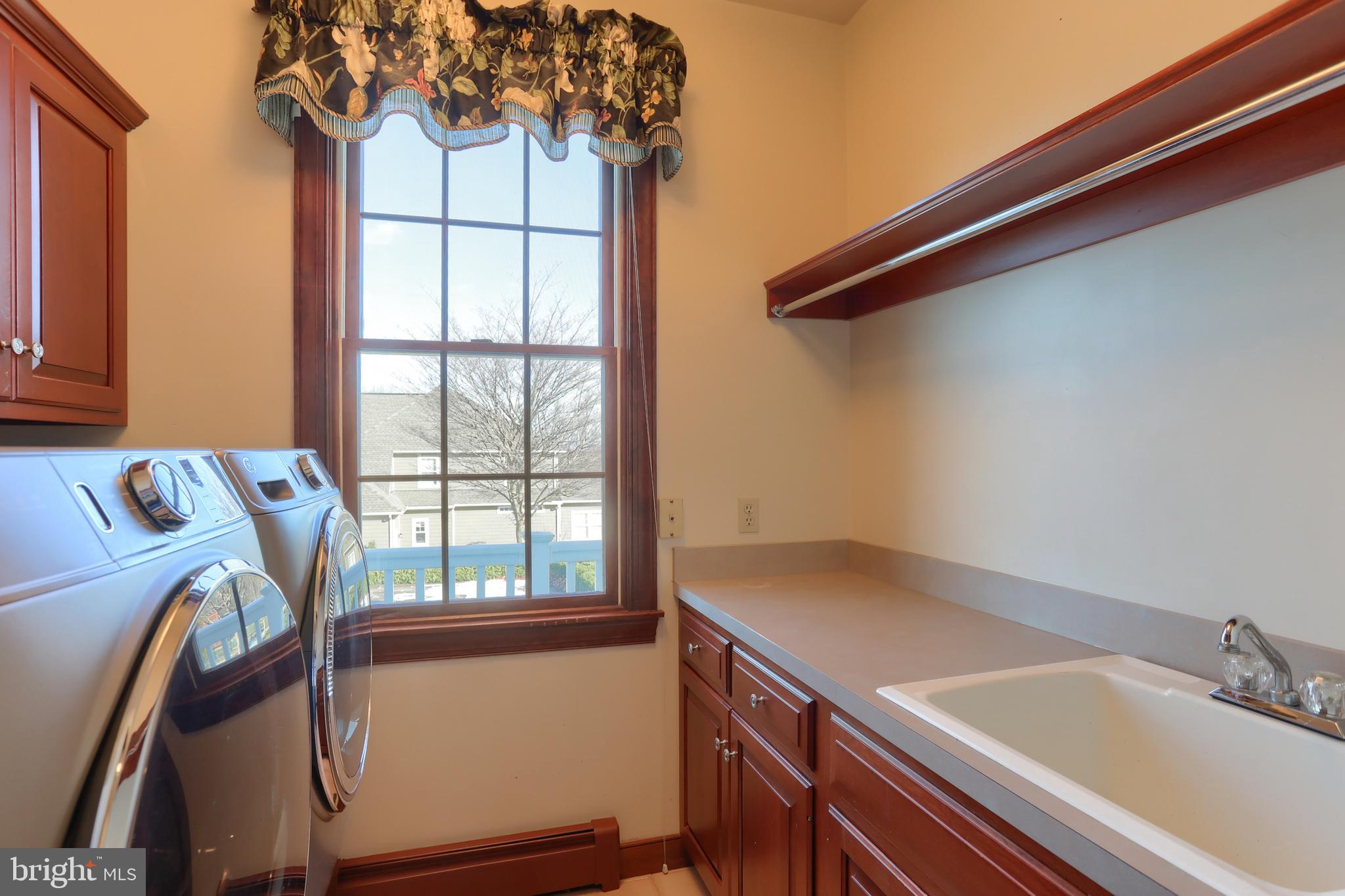 EDISON WOODS - Residential