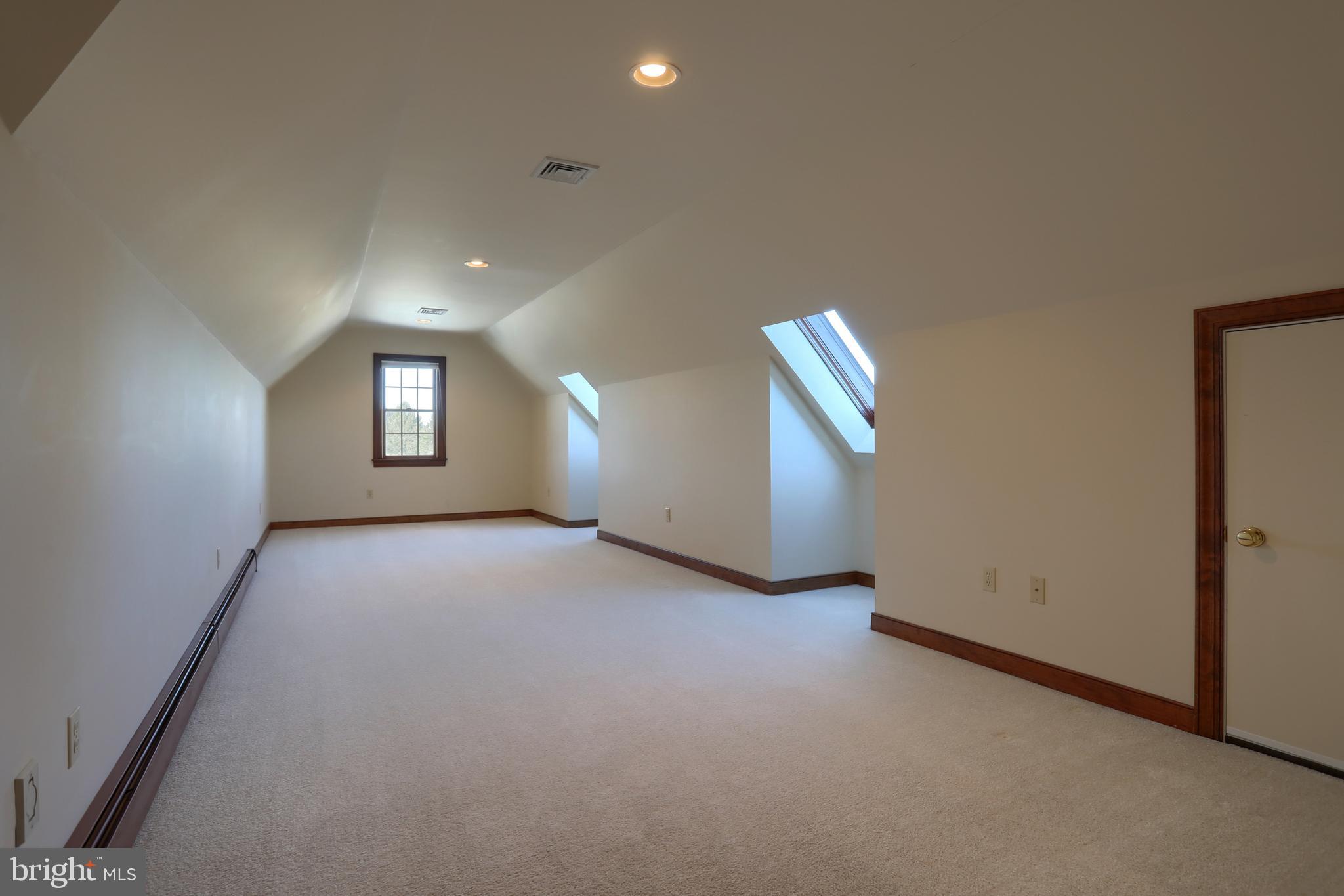 EDISON WOODS - Residential