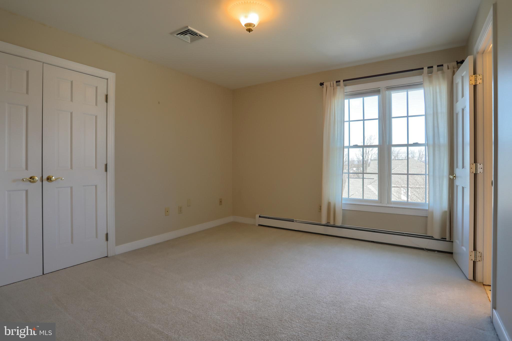 EDISON WOODS - Residential