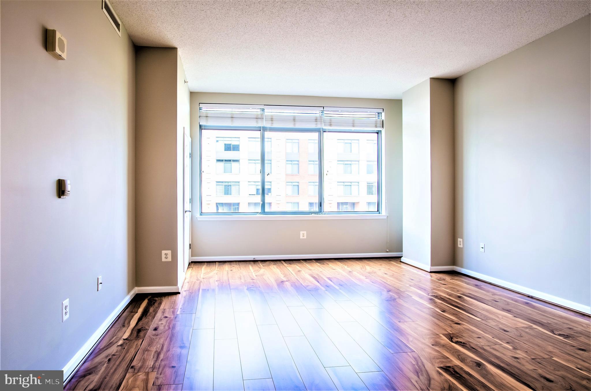 GALLERY AT WHITE FLINT - Residential